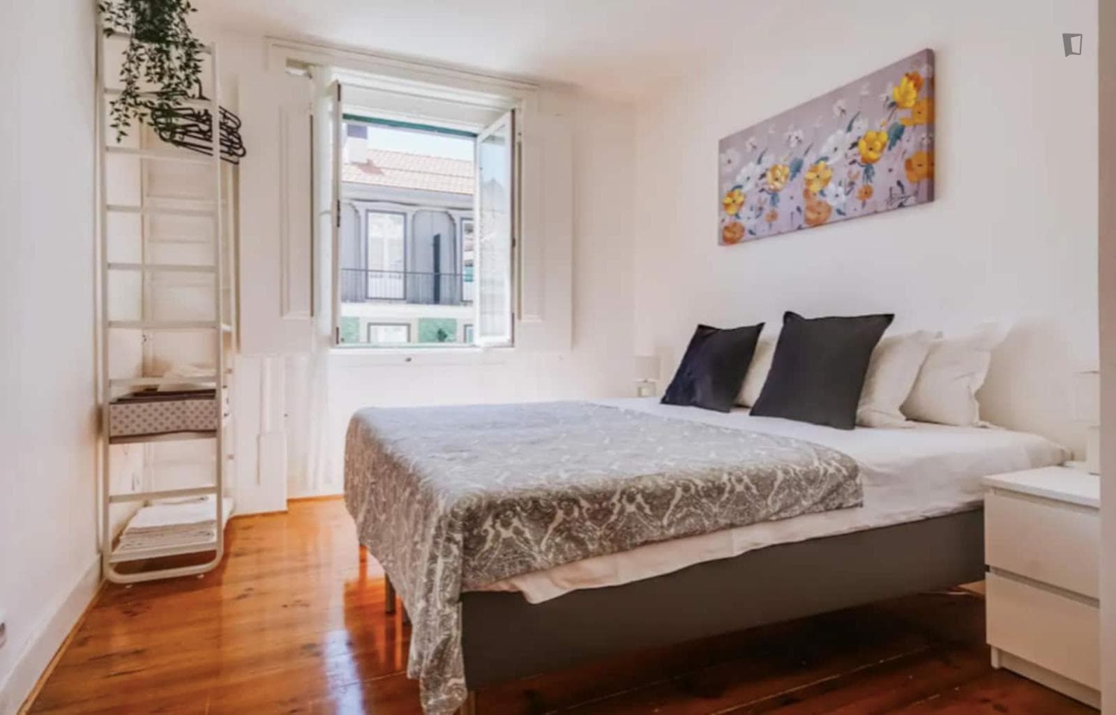 Wonderful 3-bedroom apartment with the river view in Baixa photo 1