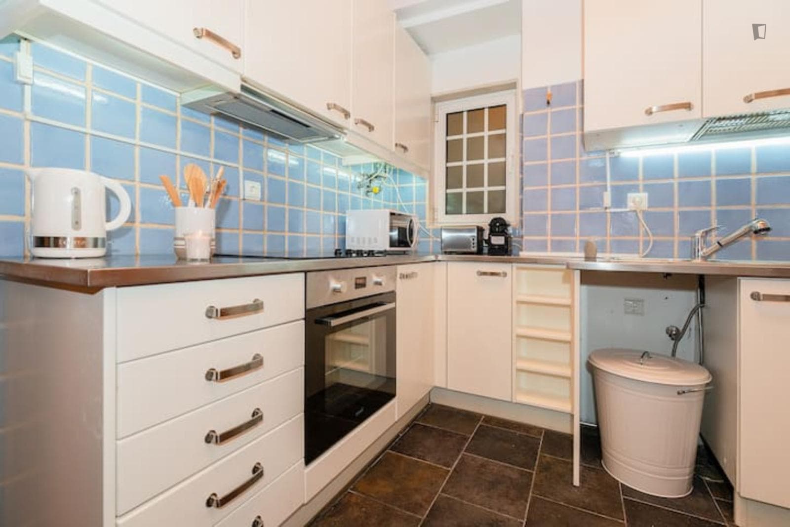 Delight 1-bedroom duplex in trendy Rossio photo 1