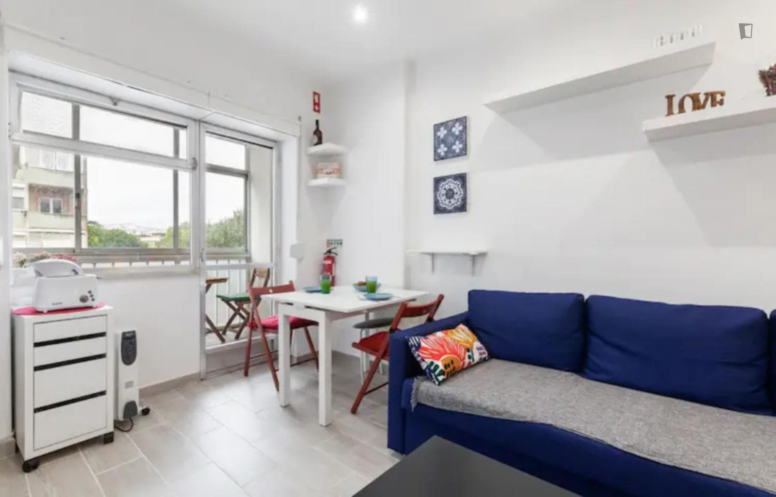 Appealing 1-Bedroom Apartment near Benfica photo 1