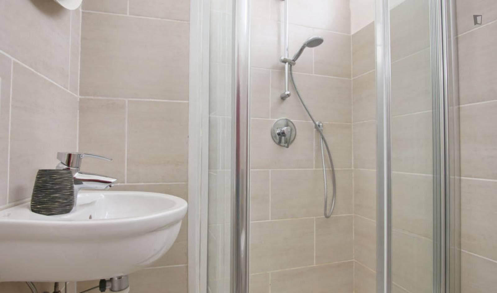 Brilliant 2-bedroom flat in the centre of Como photo 1