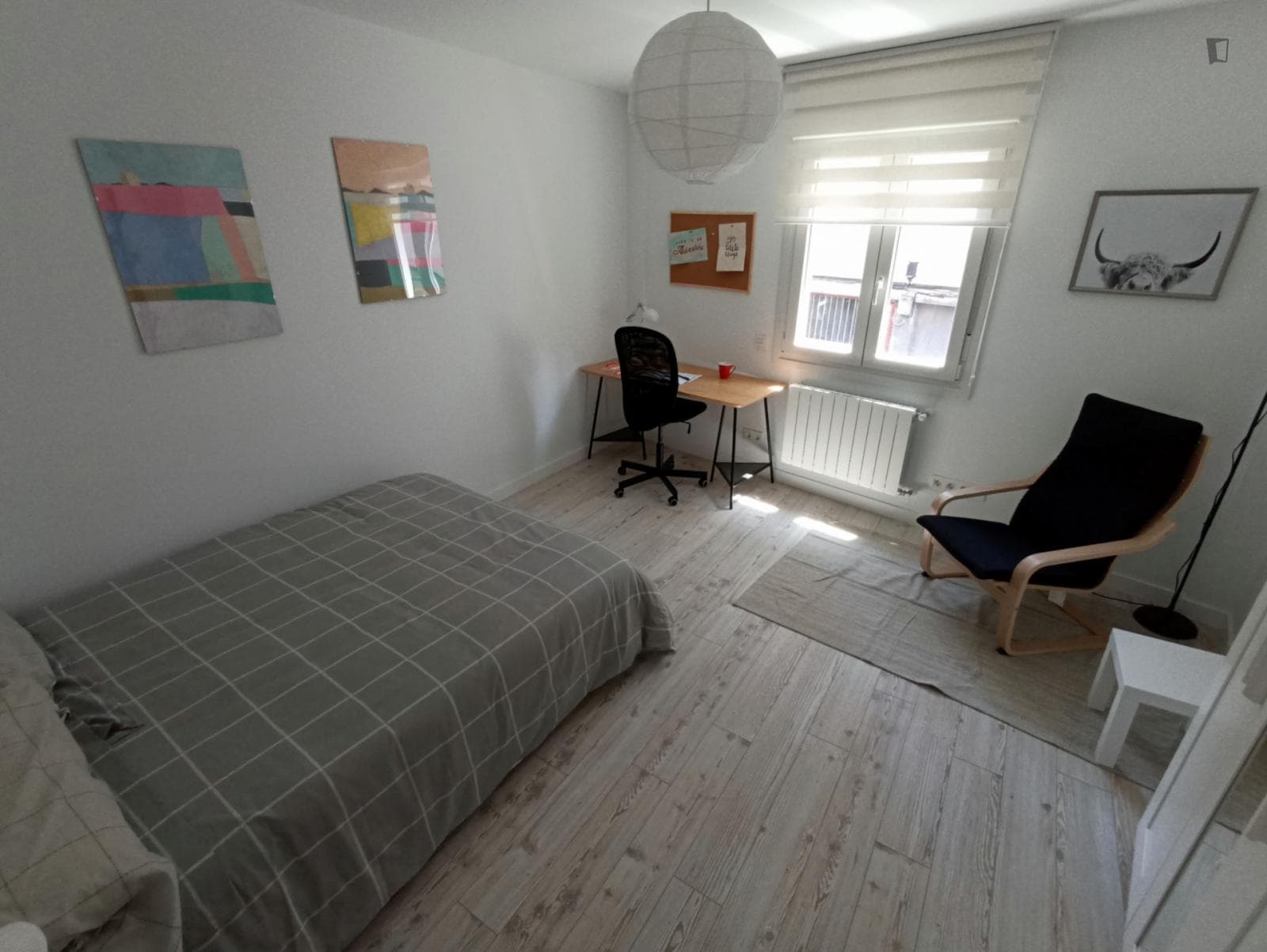 Appealing double bedroom in a student flat, in Uribarri photo 1