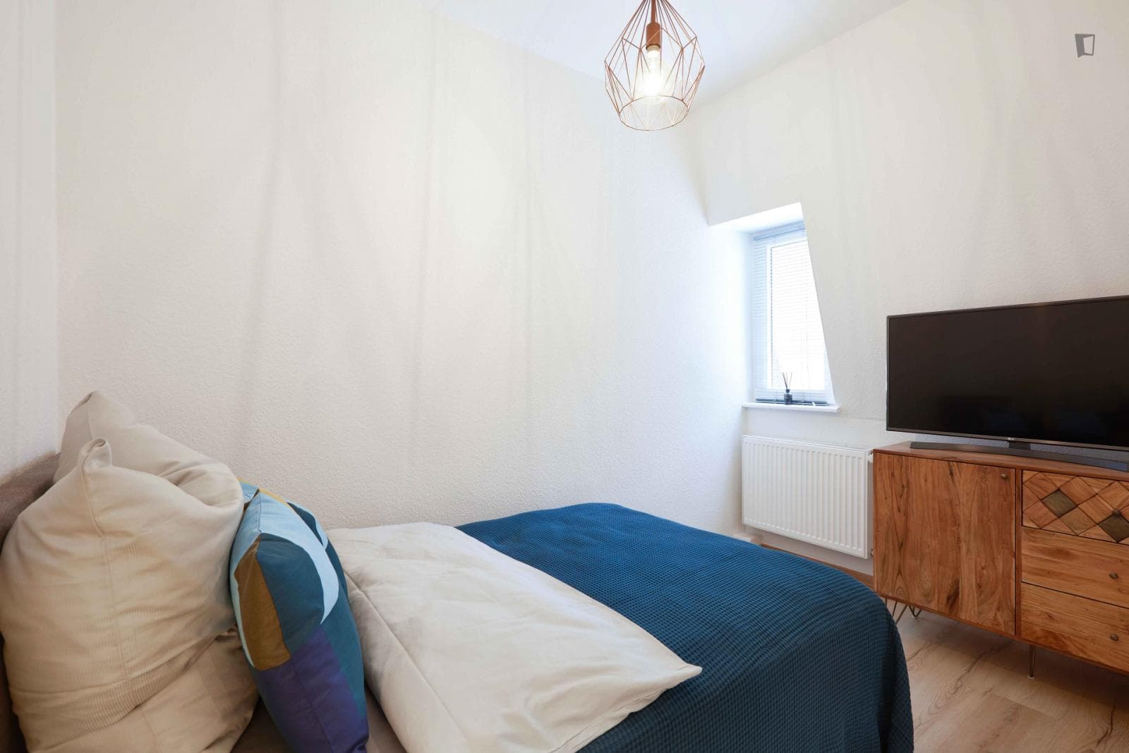 Cosy single bedroom with TV in Bahnhofsviertel photo 1