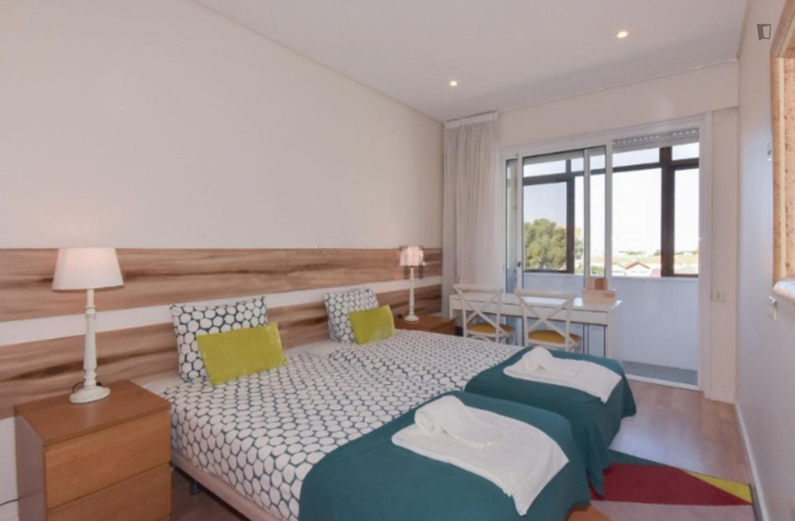 Great twin bedroom next to Casa da Música metro station photo 1