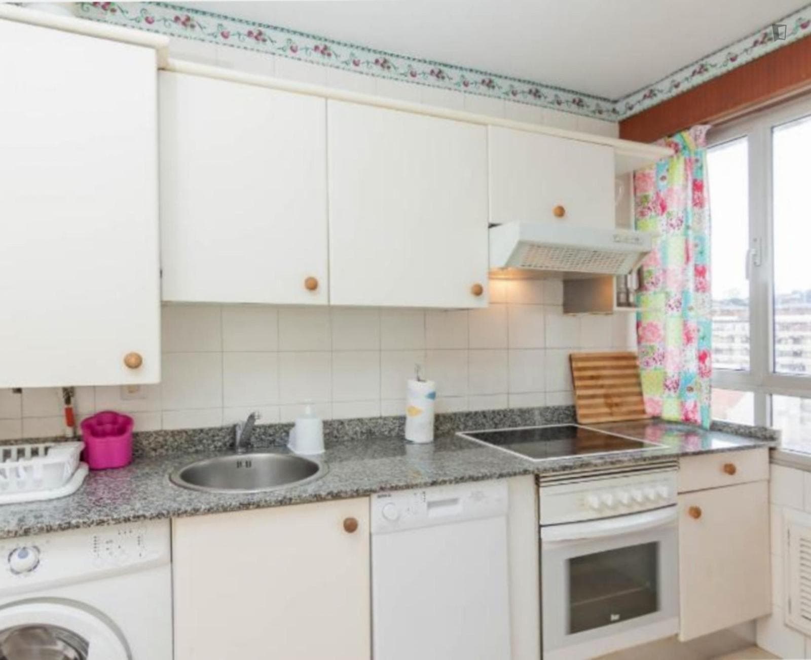 3-Bedroom apartment near the Santander train station photo 1