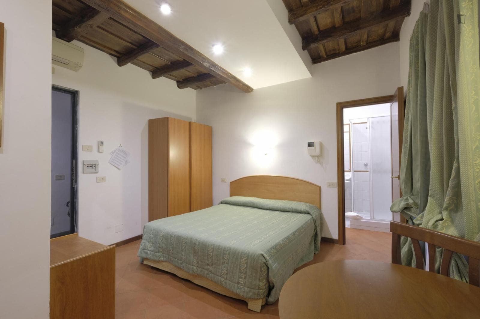 Cool studio in a residence near Metro Barberini photo 1