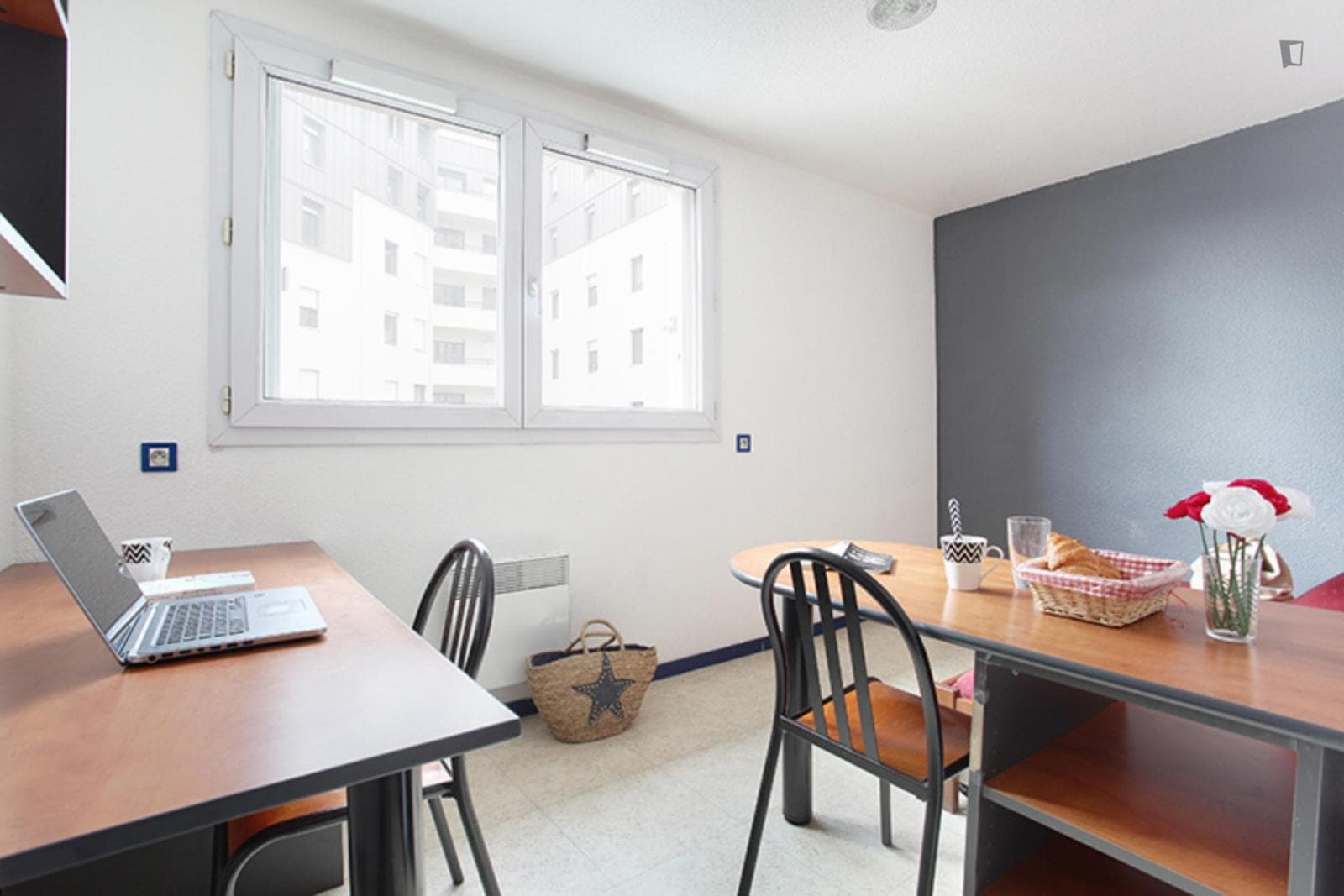 Bright studio in a residence, in the centre of Rouen photo 1