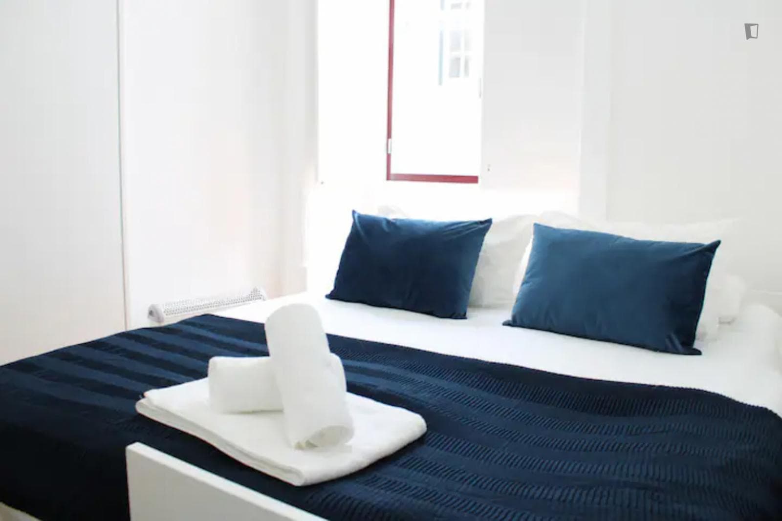 Cosy 2-Bedroom apartment close to Coimbra train station photo 1