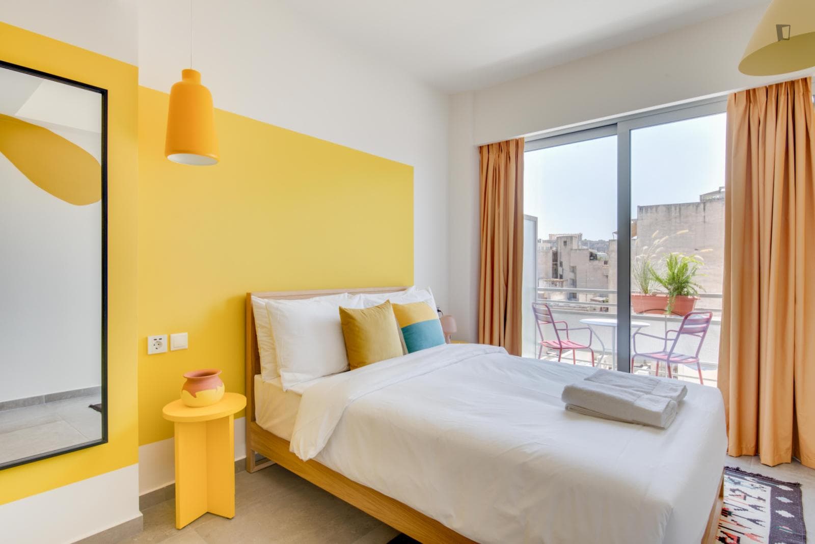 Bright double bedroom in a modern residence in Athens, near Aphetēria photo 1