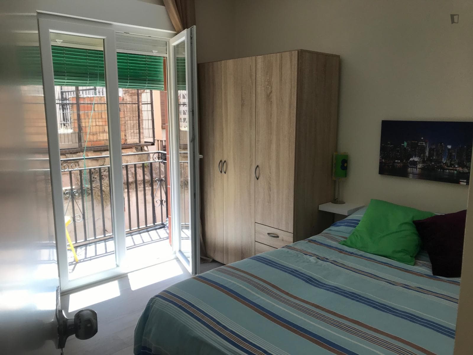 City Center with Private Terrace. All Included. Cleaning included. Only Students photo 1