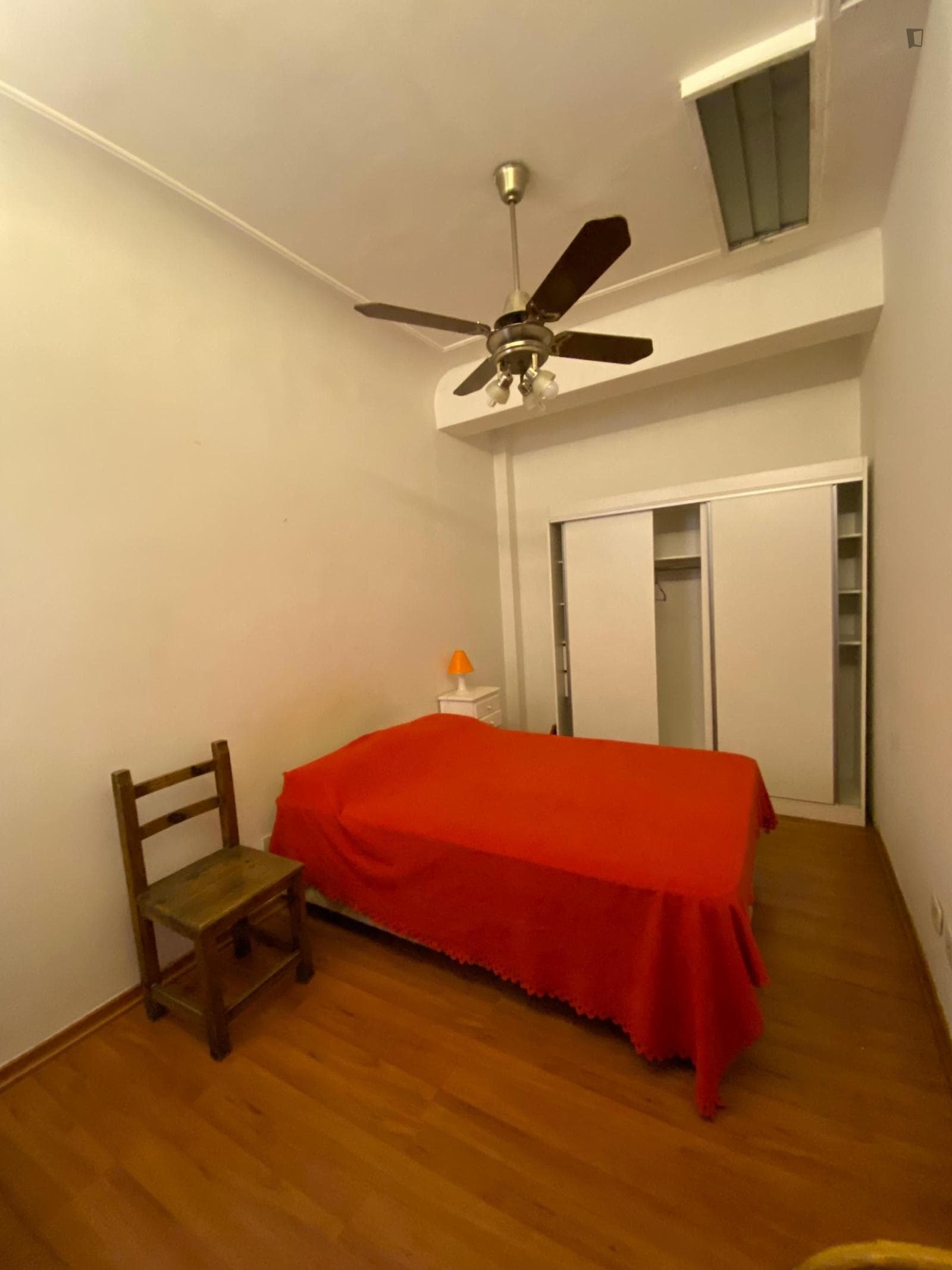 Very cosy single bedroom in a 9-bedroom apartment, in Monserrat photo 1