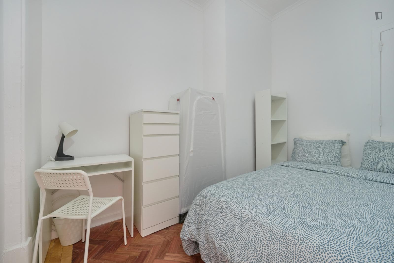 Cosy double bedroom in Marquês de Pombal photo 1