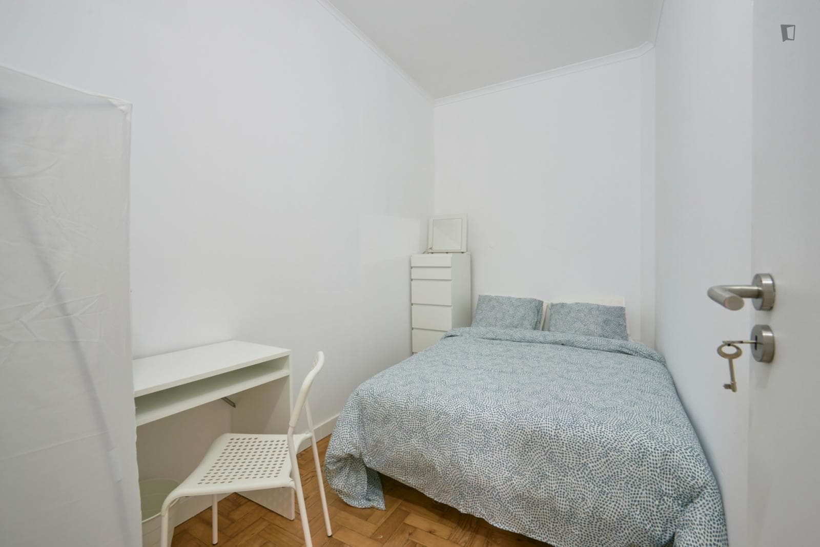 Great double bedroom in Marquês de Pombal photo 1