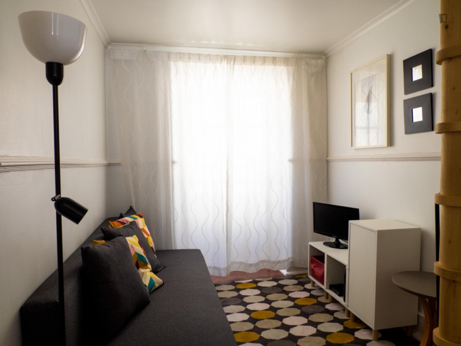 Bright 1-bedroom flat in Lisbon photo 1