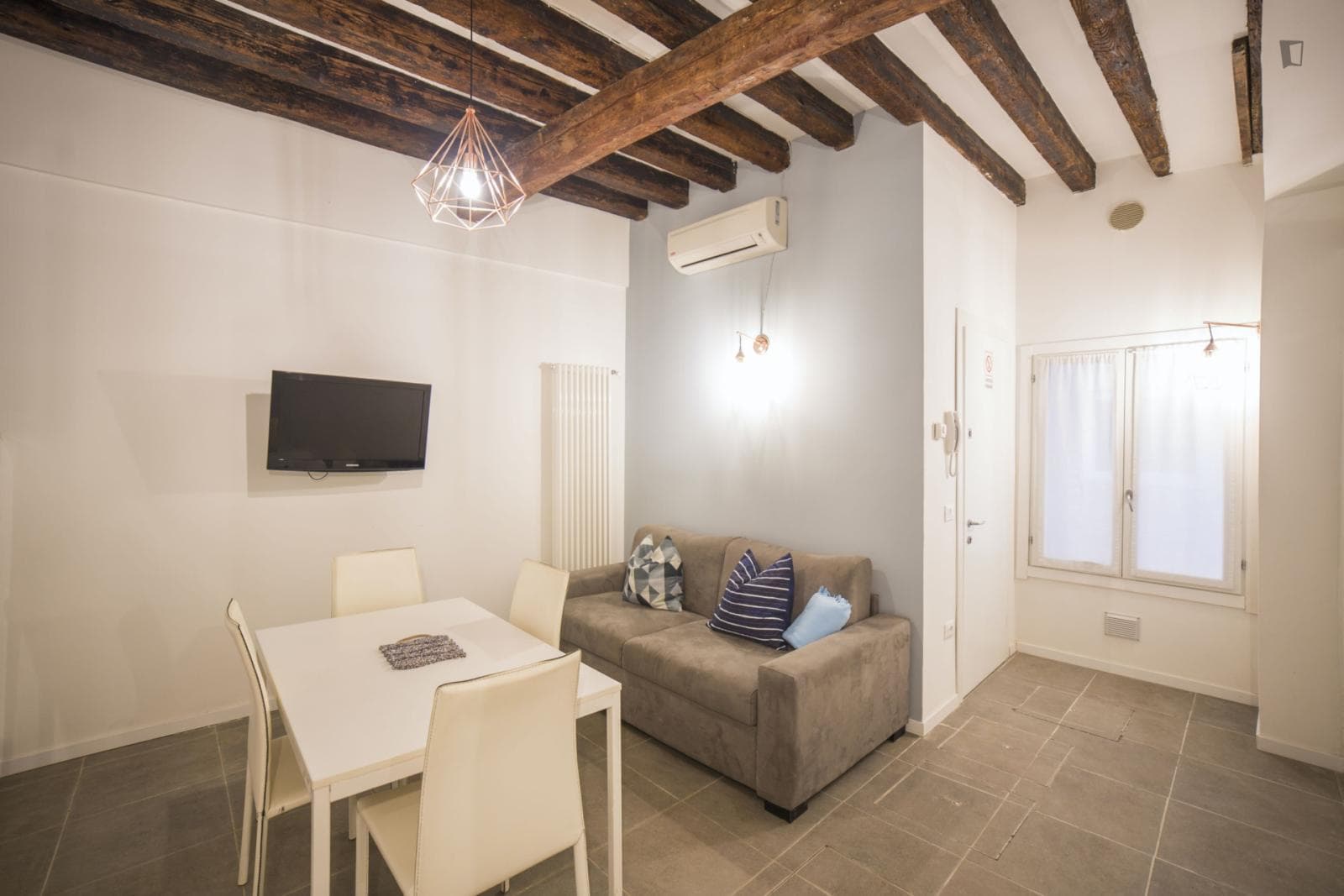 Cute one-bedroom apartment near St. Marco Square photo 1