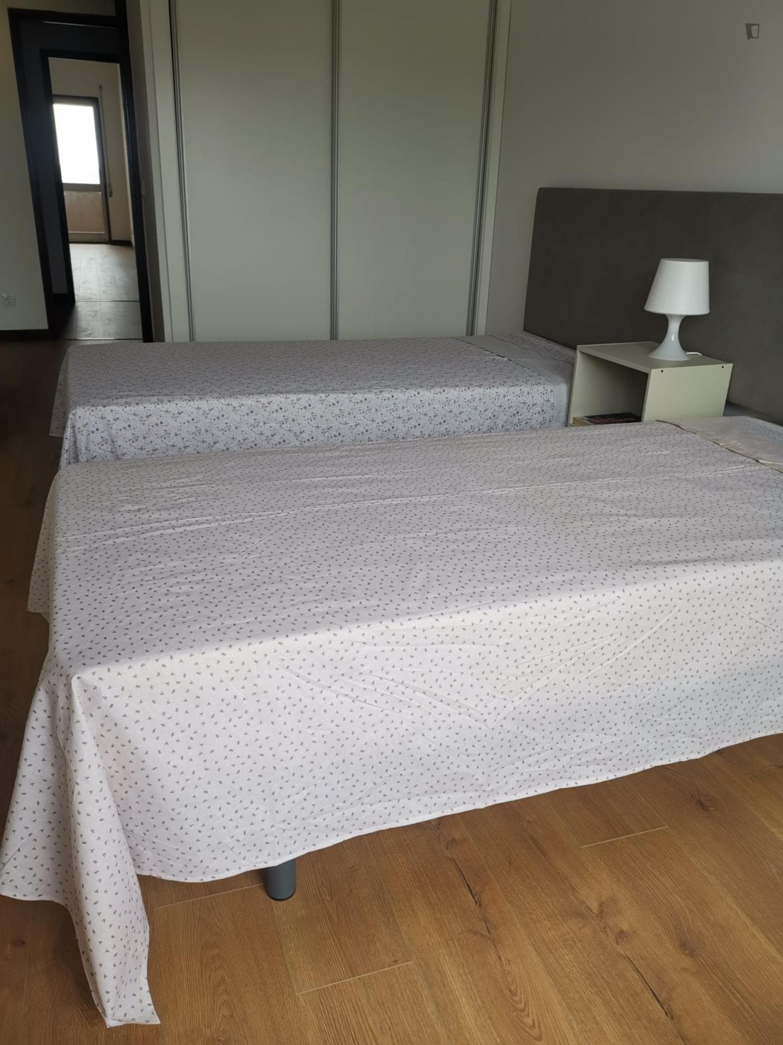 Bed in a 2-bed shared room close to Universidade Lusíada photo 1