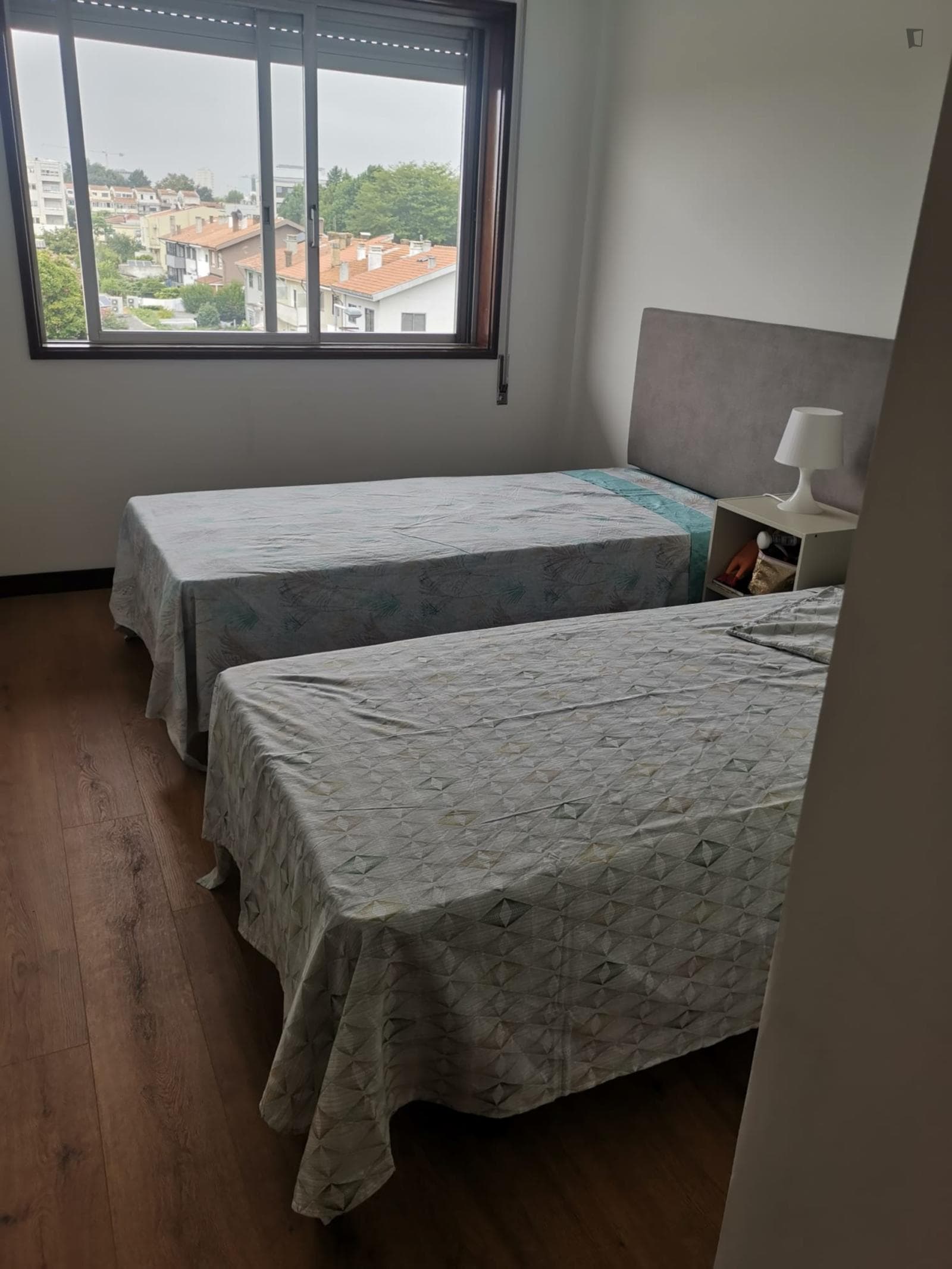 Bed in a pleasant twin bedroom, near Universidade Lusíada do Porto photo 1