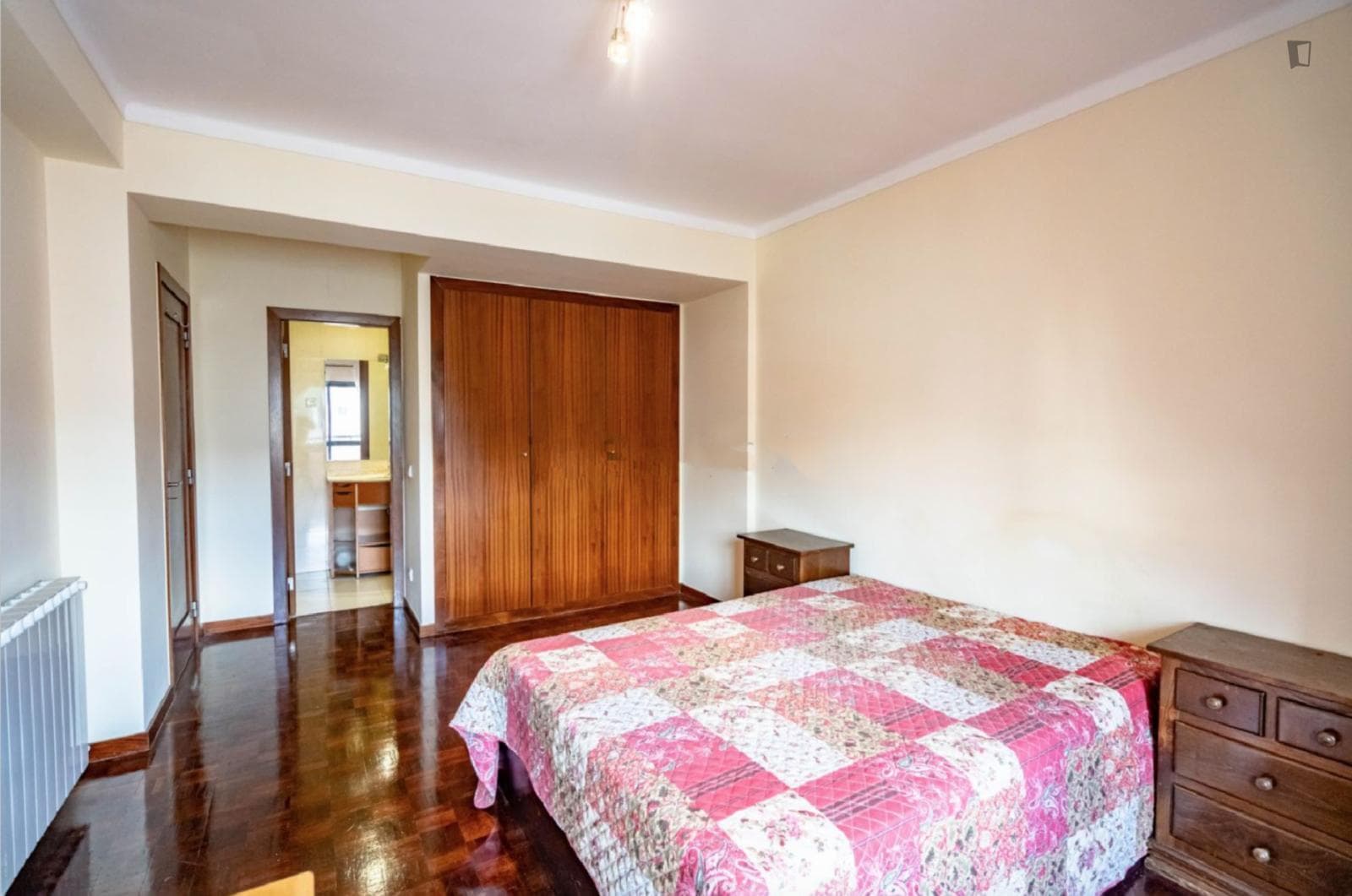 Big double ensuite bedroom in Penedo da Saudade photo 1