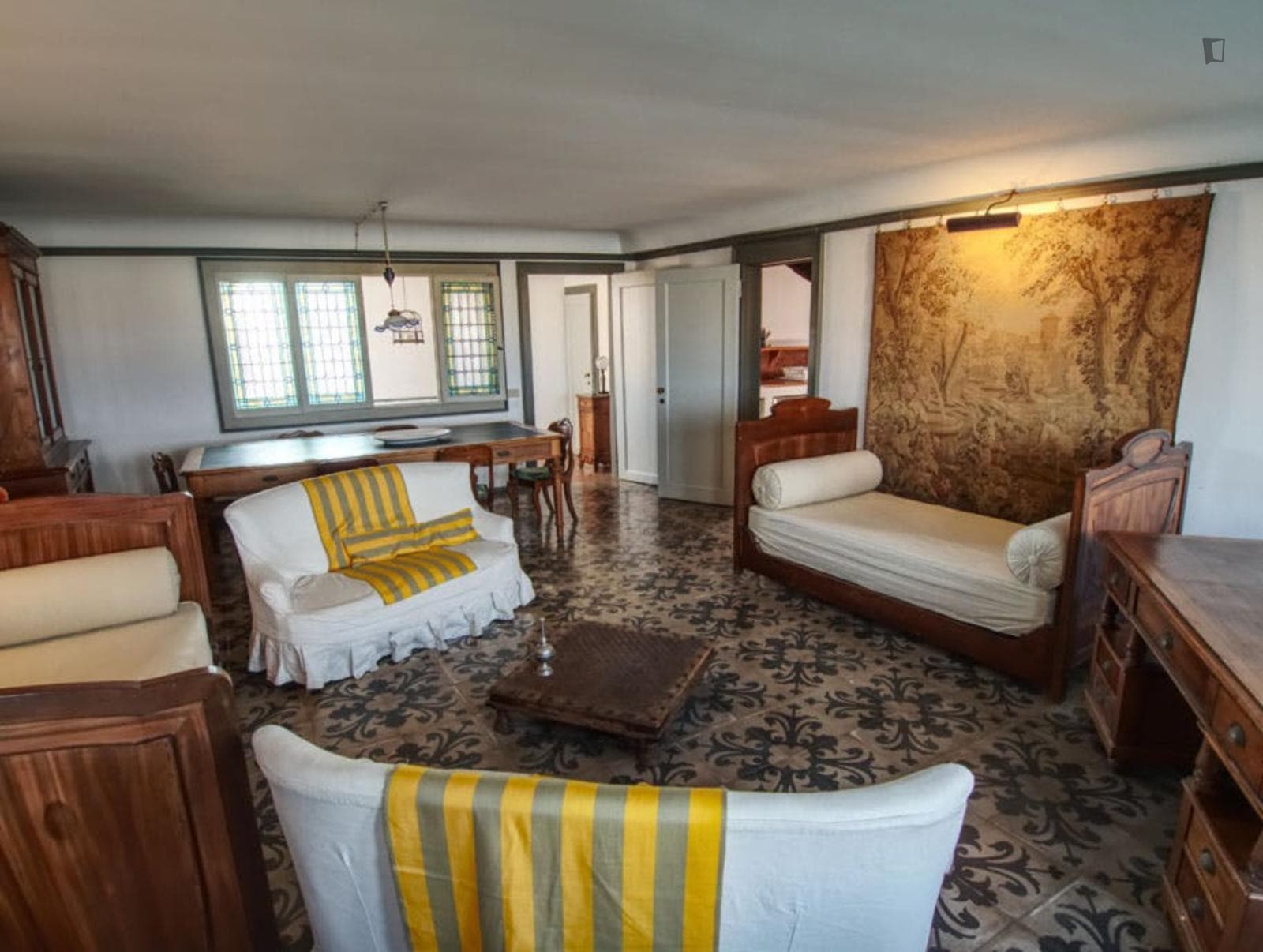 One-bedroom apartment with lagoon view photo 1