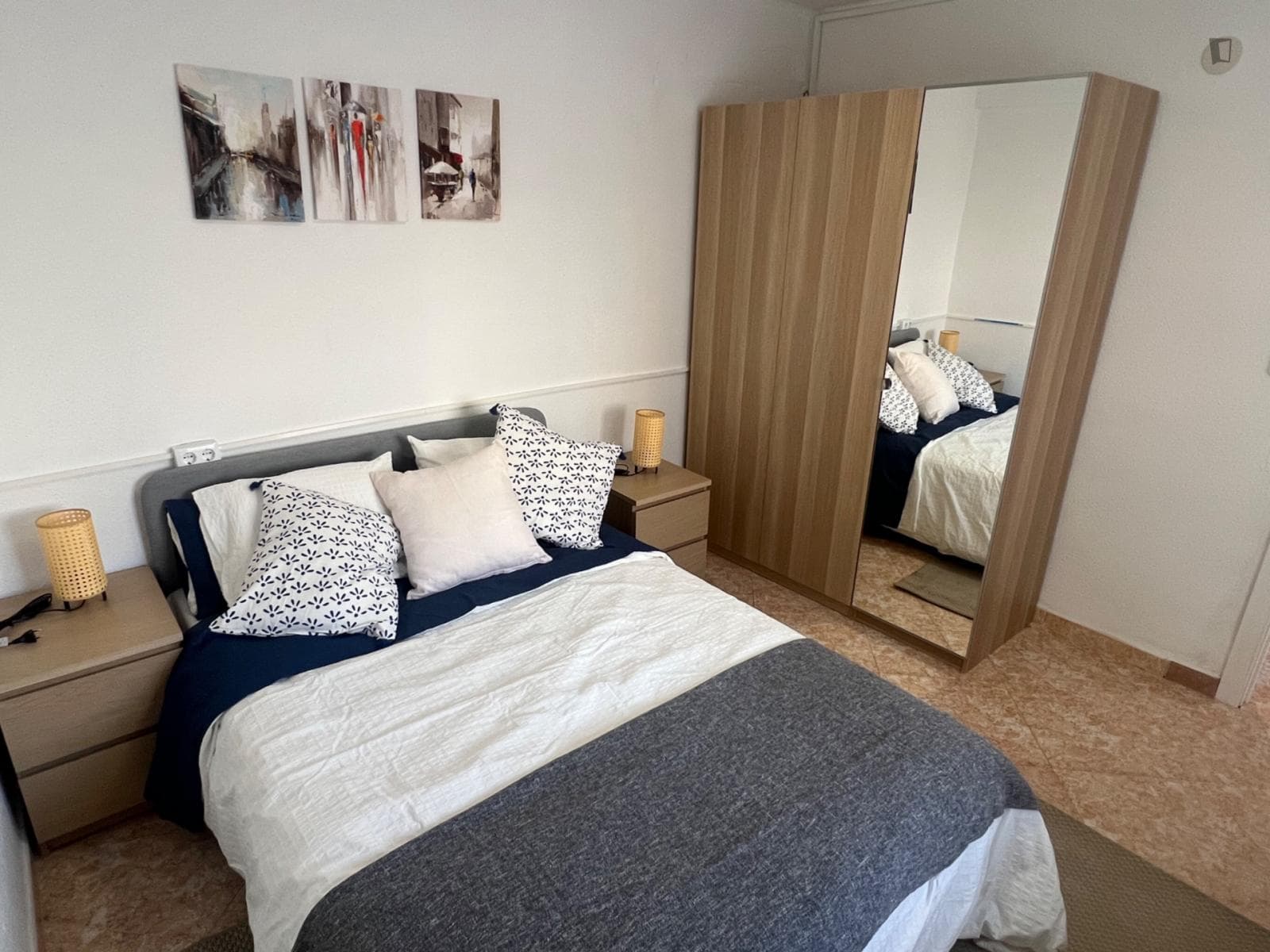 Charming double bedroom in a 3-bedroom flat, in Parque Victoria Eugenia photo 1