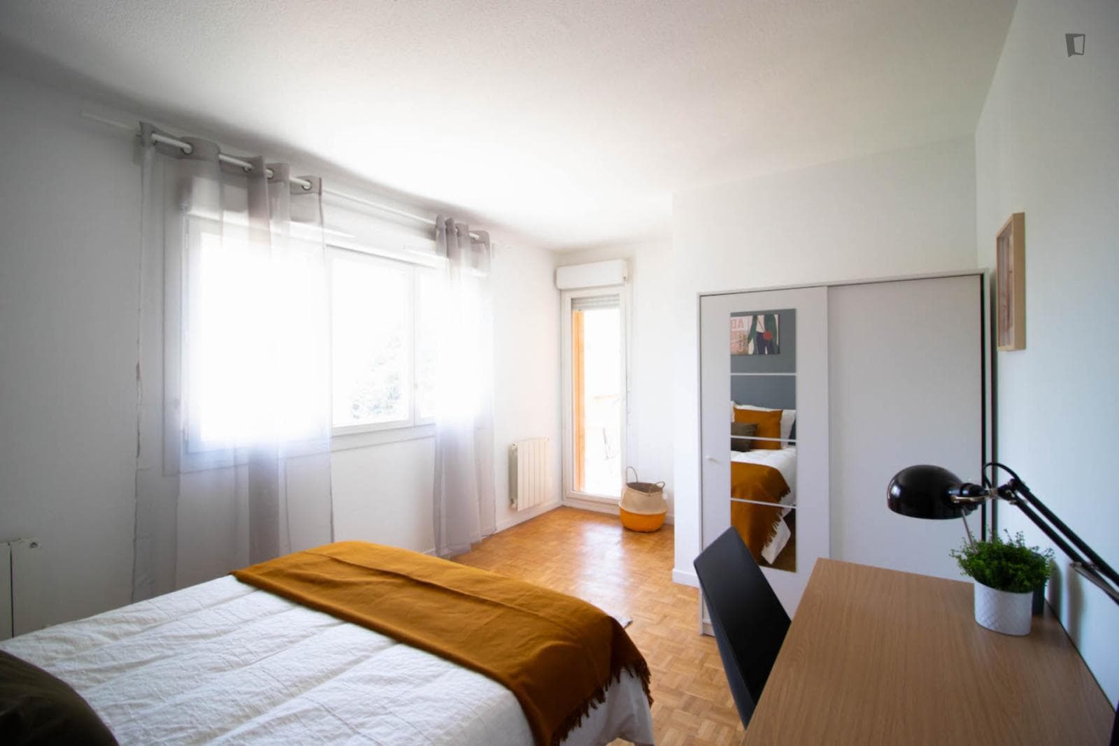 Lovely 13m² bedroom to rent in Grenoble -G015 photo 1