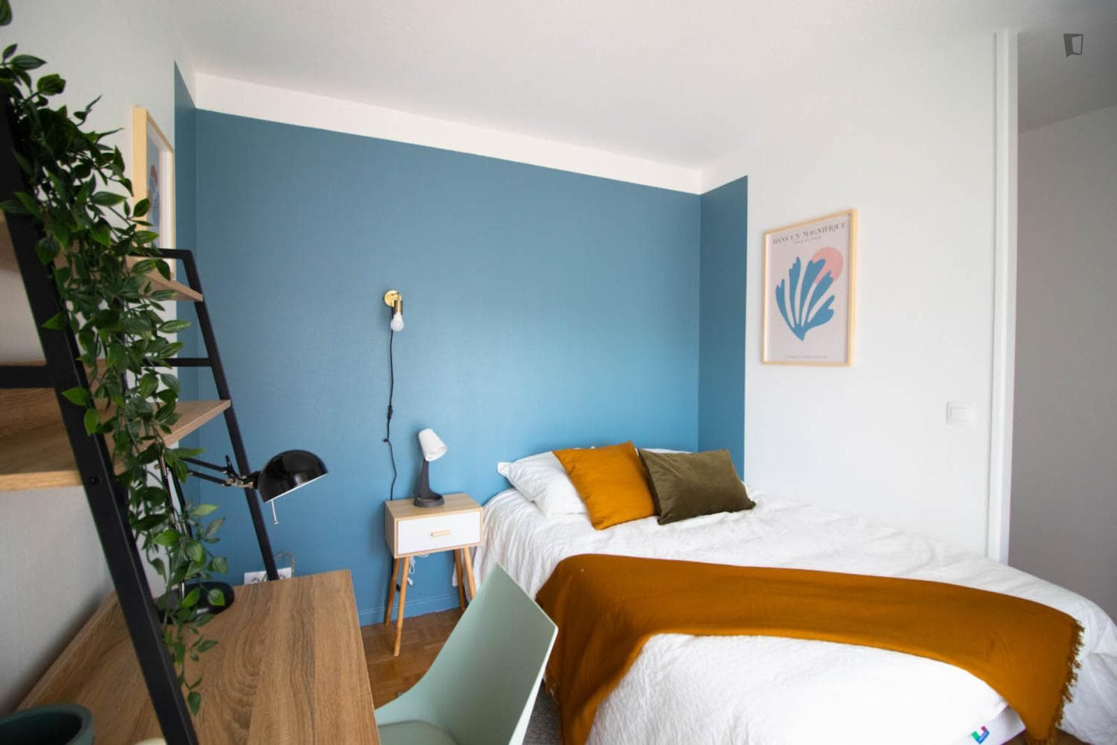 Spacious 15m² bedroom to rent in Grenoble -G016 photo 1