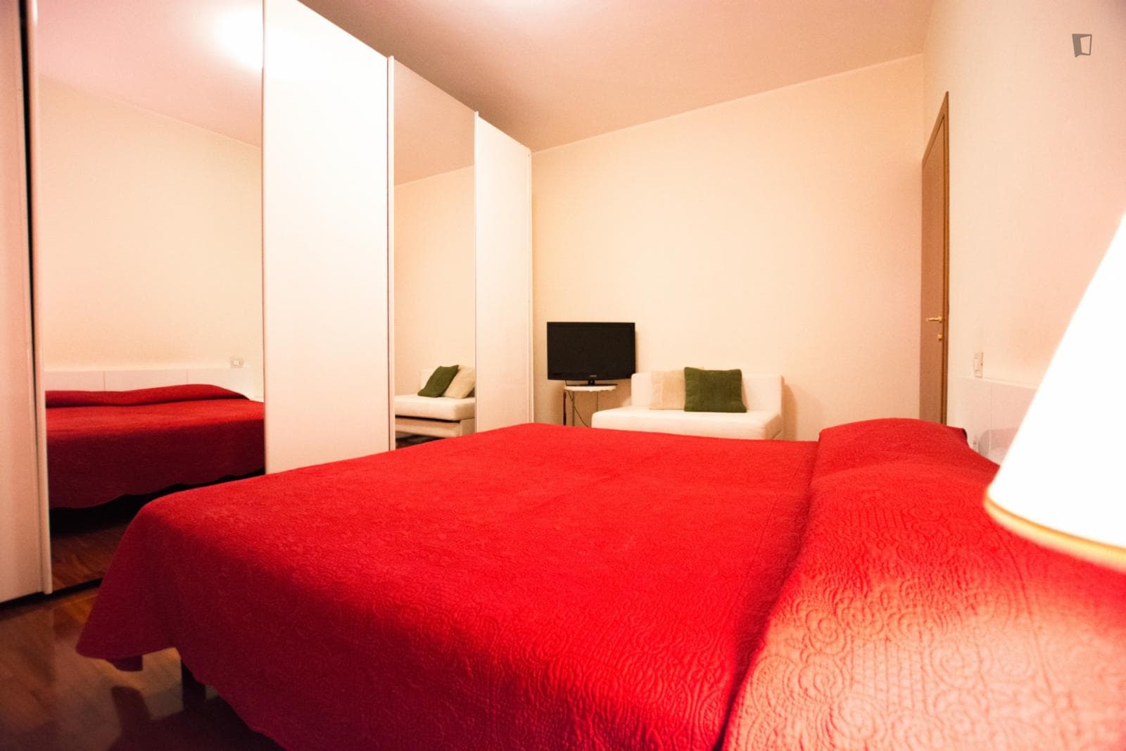 Spacious double bedroom close to Corvetto and Brenta metro stations photo 1