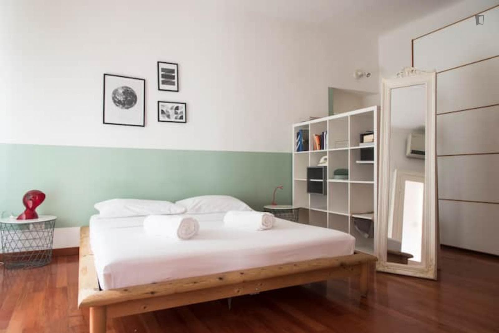 Cool one-bedroom apartment with sofa bed near Bocconi photo 1
