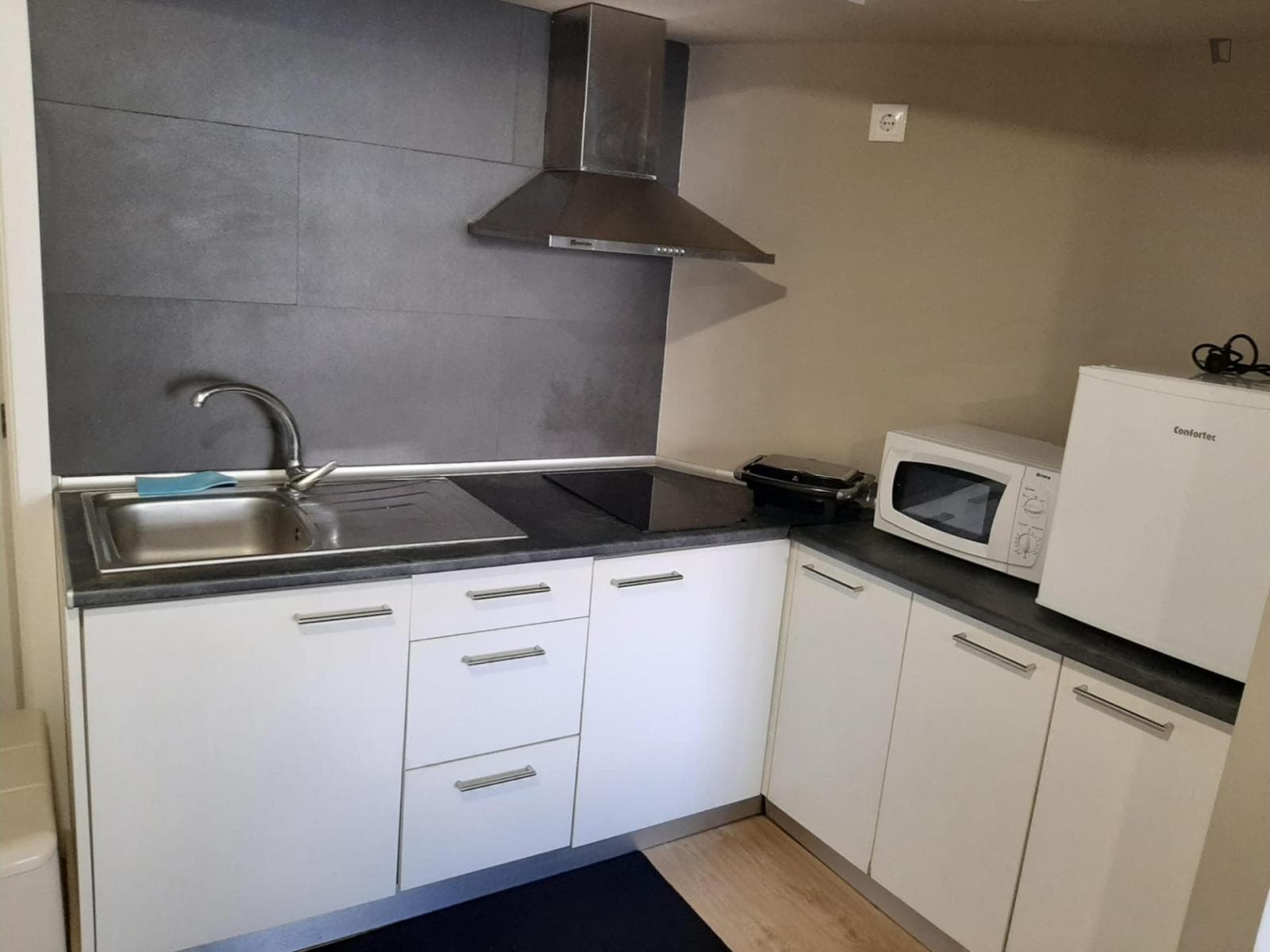 Beautiful single bedroom in Student Residence photo 1