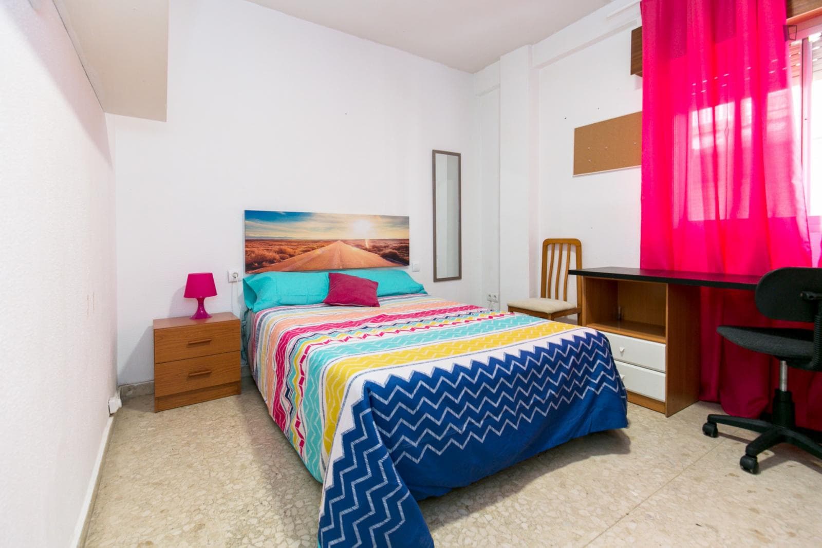 Incredible Flat in city center. Enormous Bedroom.All included. Cleaning included photo 1