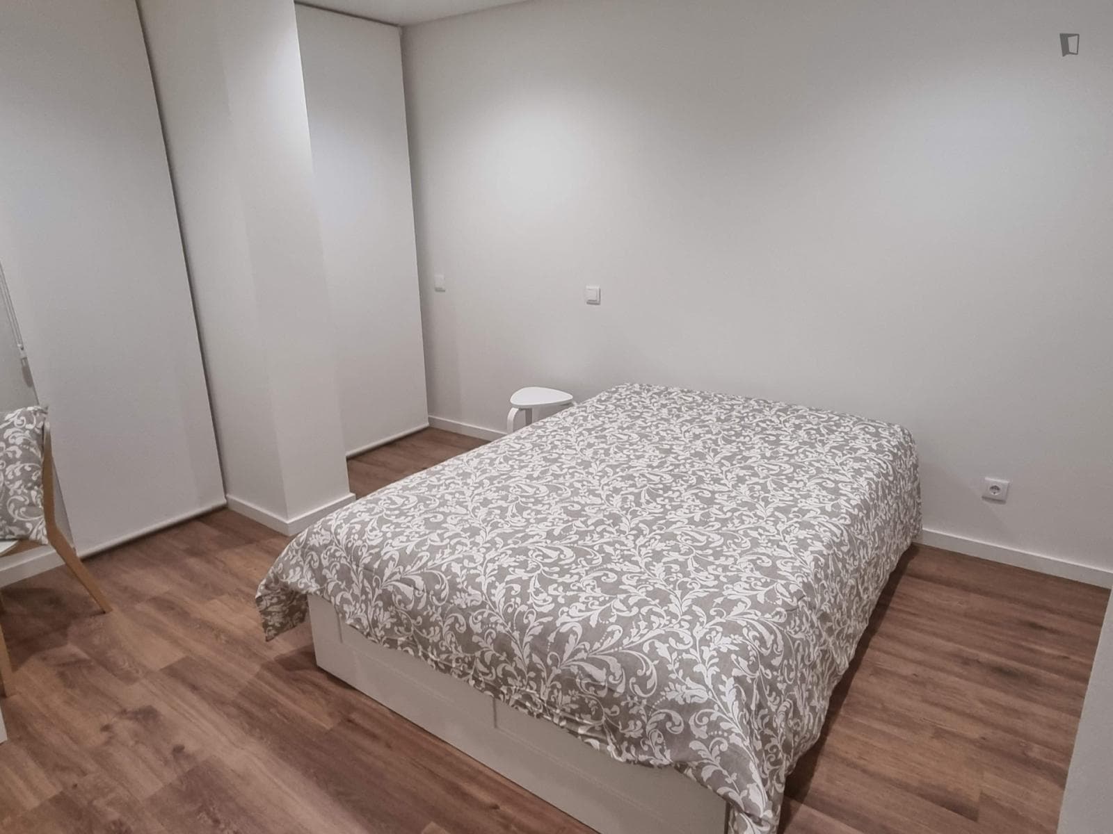 Welcoming double bedroom near Instituto Superior de Engenharia photo 1