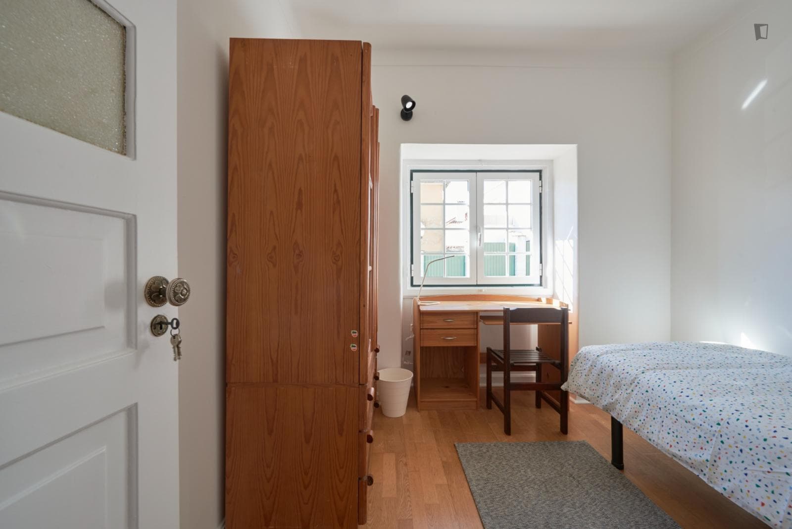 Very cool single bedroom in Alto da Ajuda photo 1