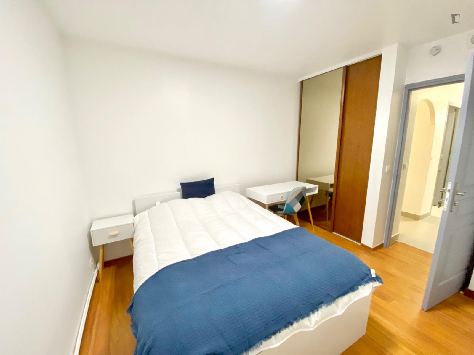 Comfy double bedroom near the Gare de Rosny Bois Perrier photo 1