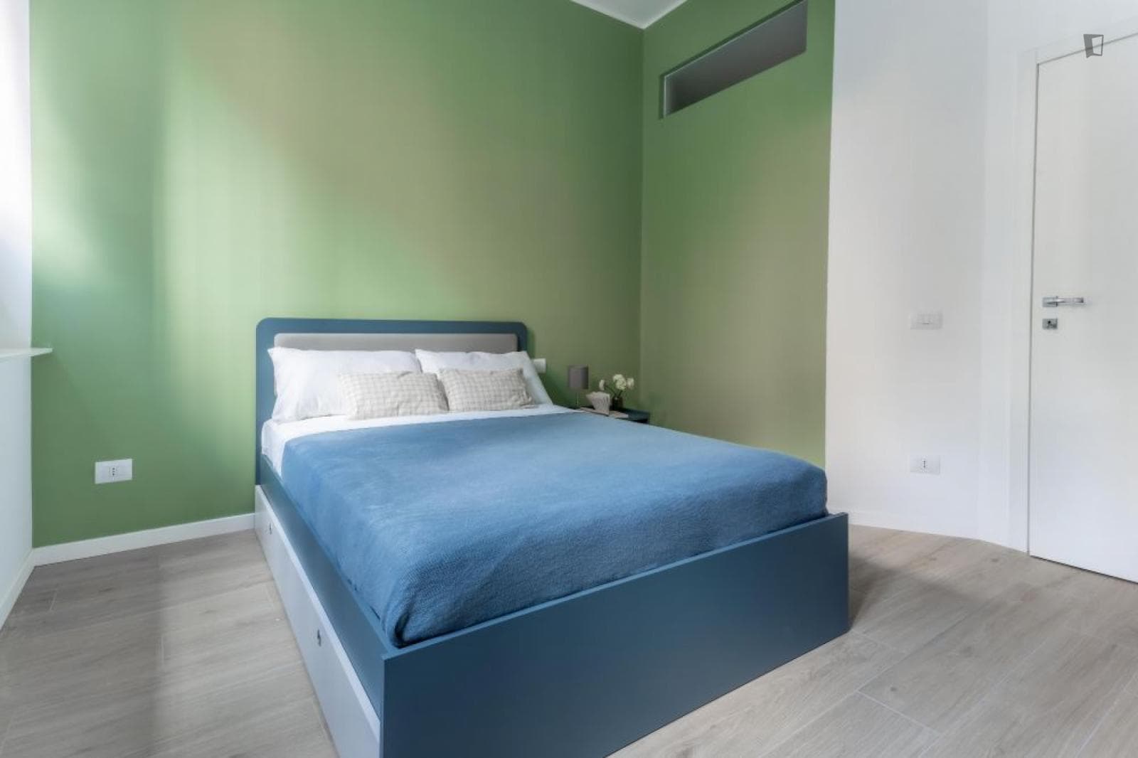 Spacious double bedroom in Lambrate photo 1