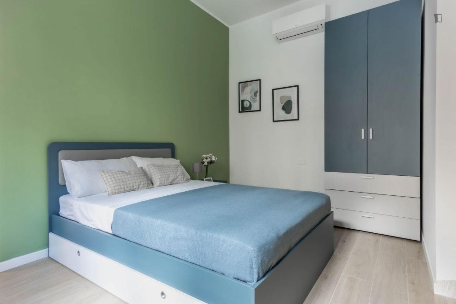 Comfortable double bedroom in Lambrate photo 1