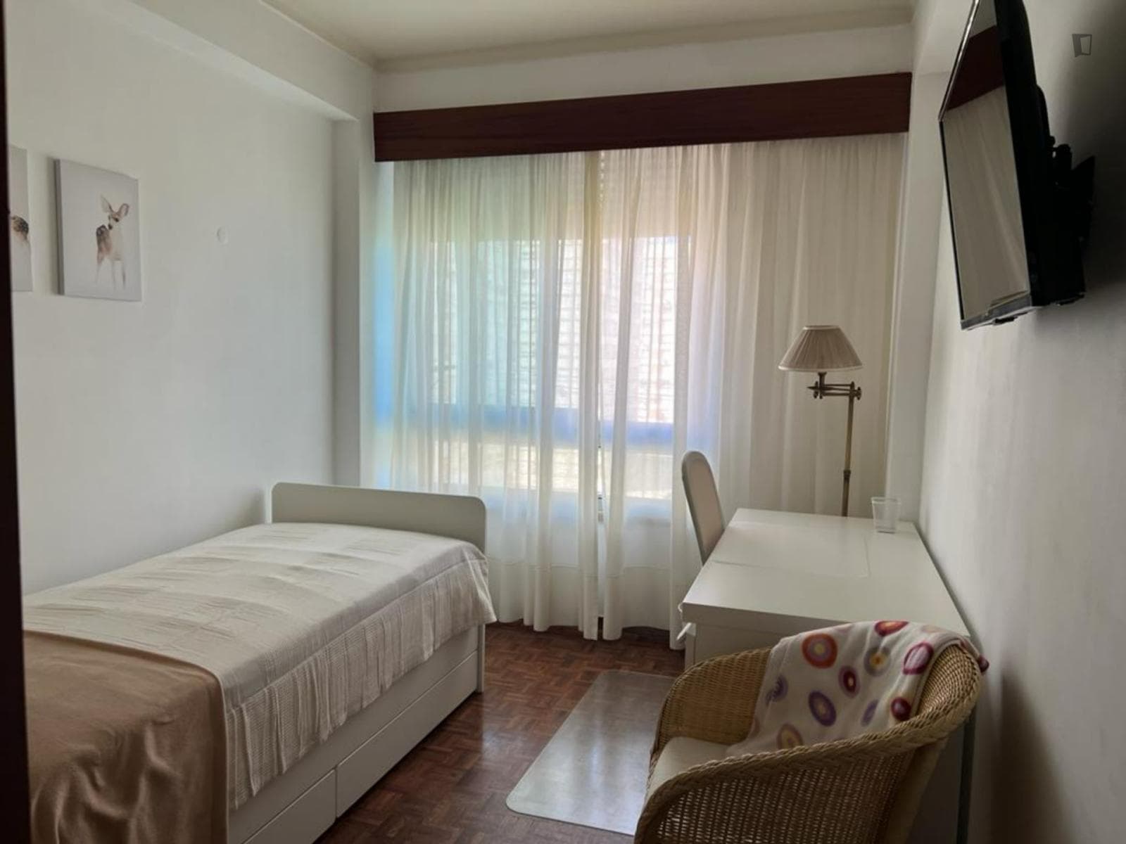 Very nice single bedroom in Portela photo 1