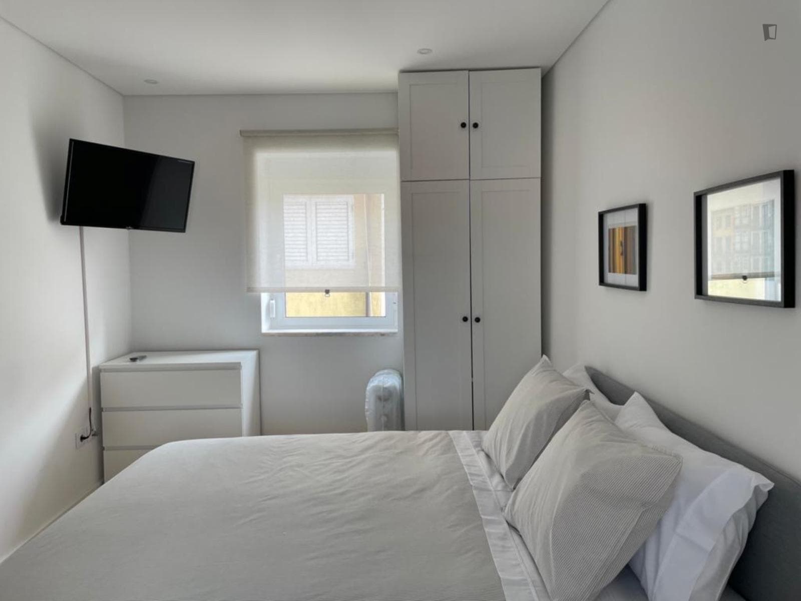 Amazing 1-bedroom apartment close to Faria Guimarães metro station photo 1