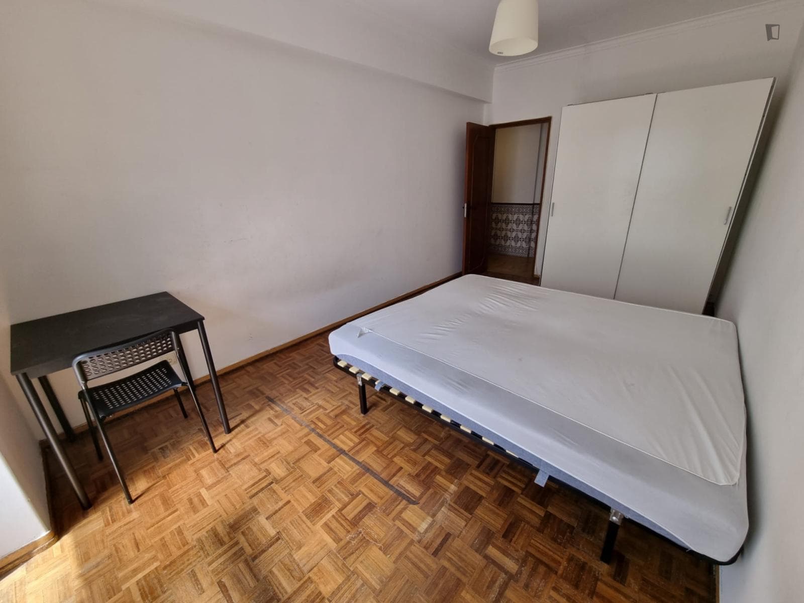 Pleasant twin bedroom with a balcony, in Queluz photo 1