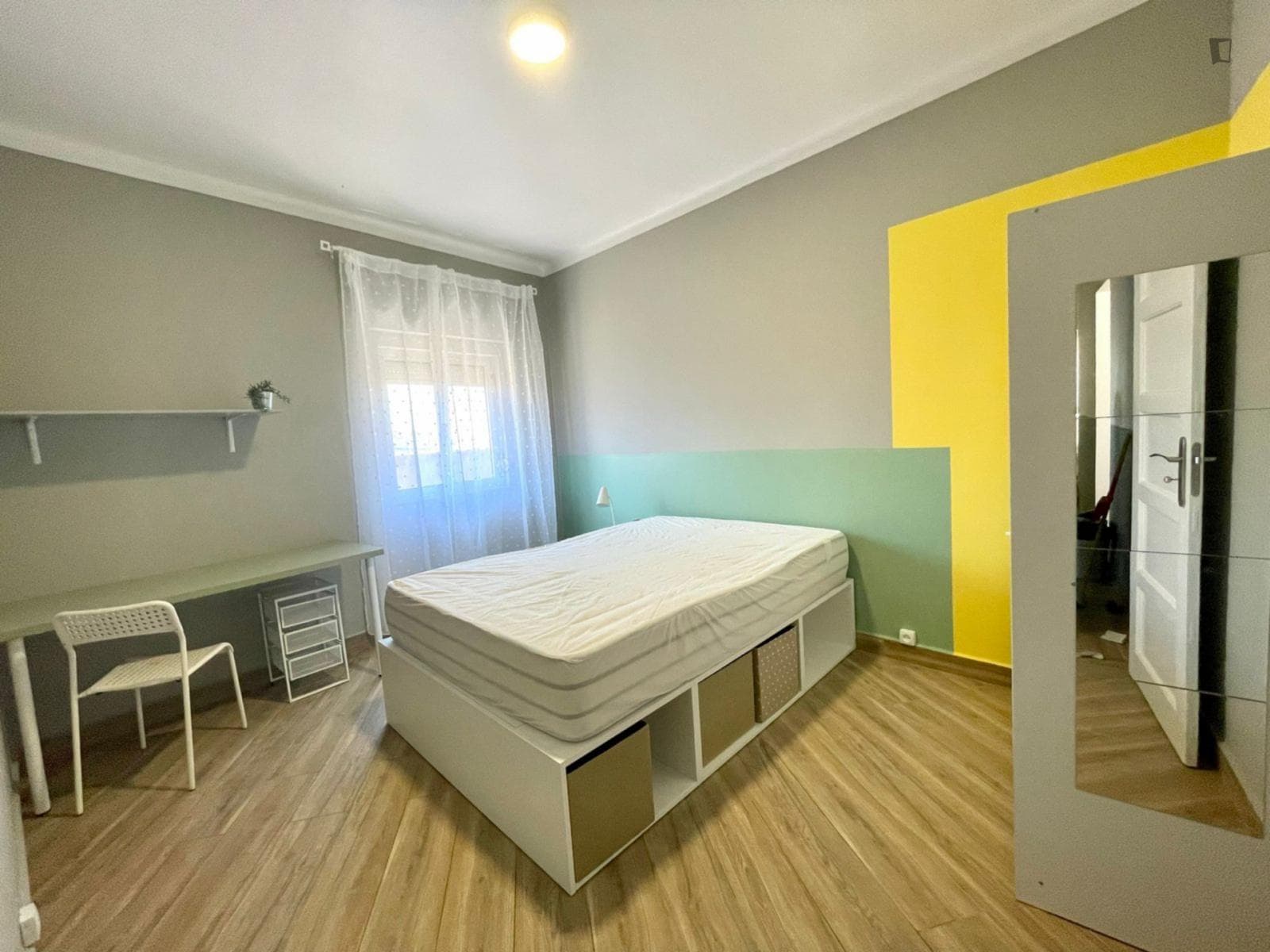 Comfortable double bedroom in a 4-bedroom apartment near Instituto Politécnico de Santarém photo 1