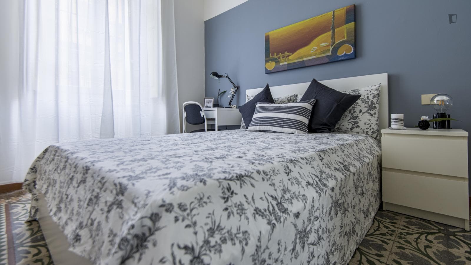 Alluring double bedroom in Largo Augusto photo 1