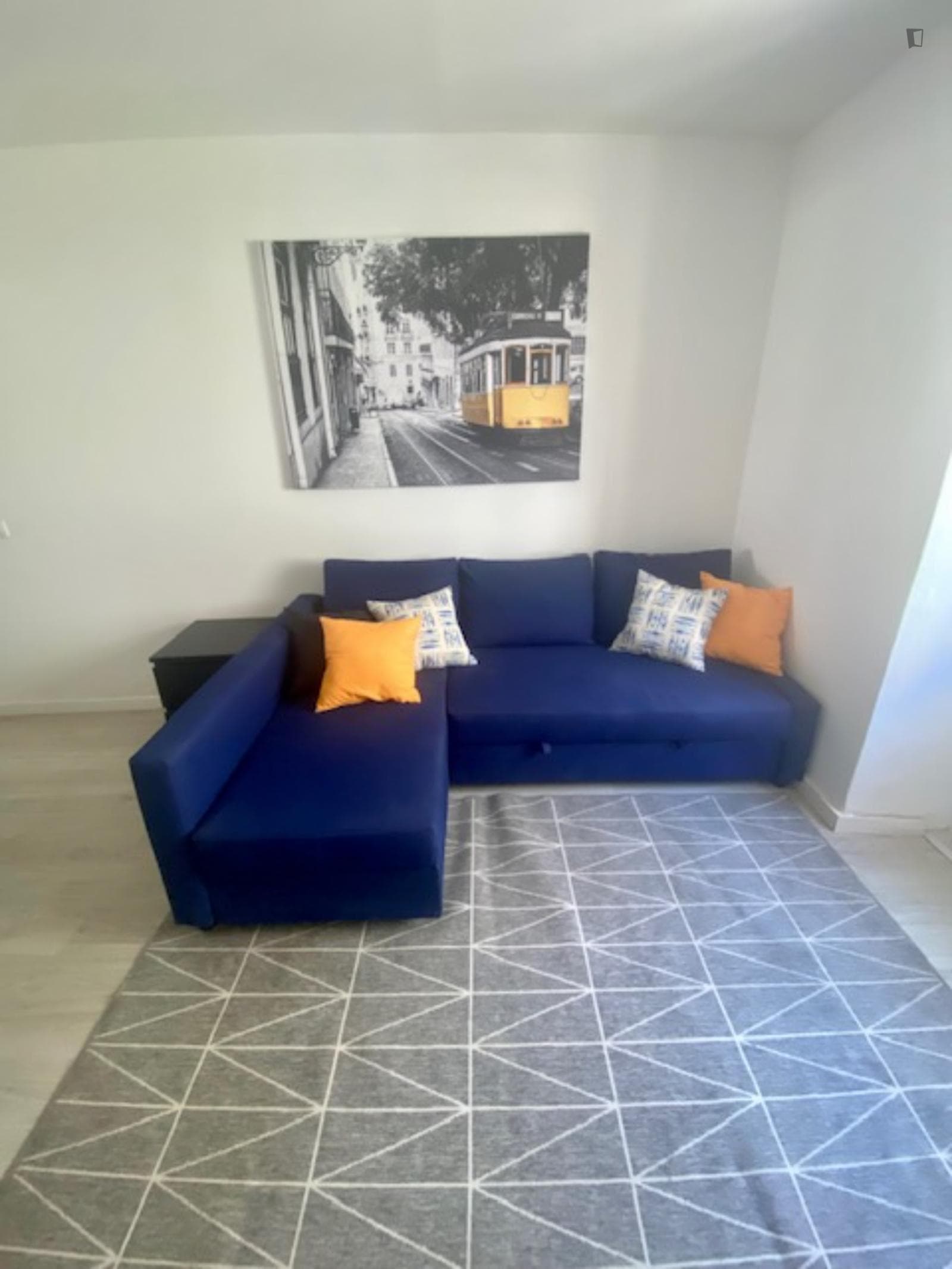 Great apartment next to Avenida metro station photo 1
