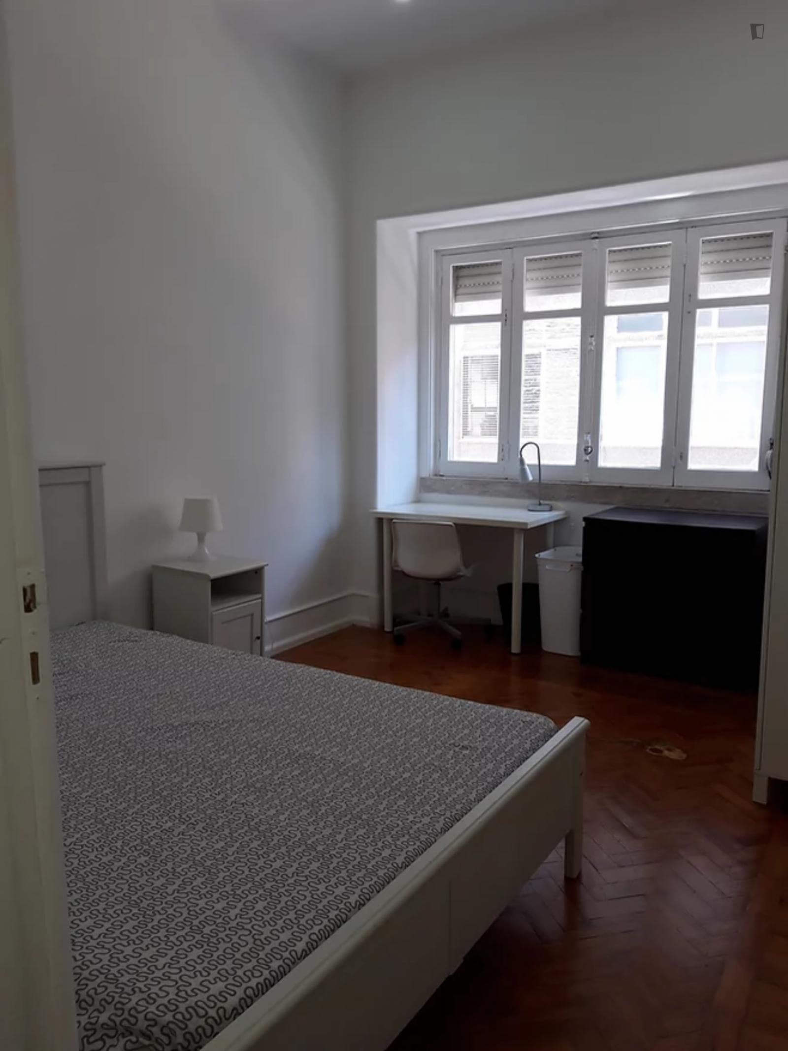 Inviting double bedroom in near Instituto Superior Técnico photo 1