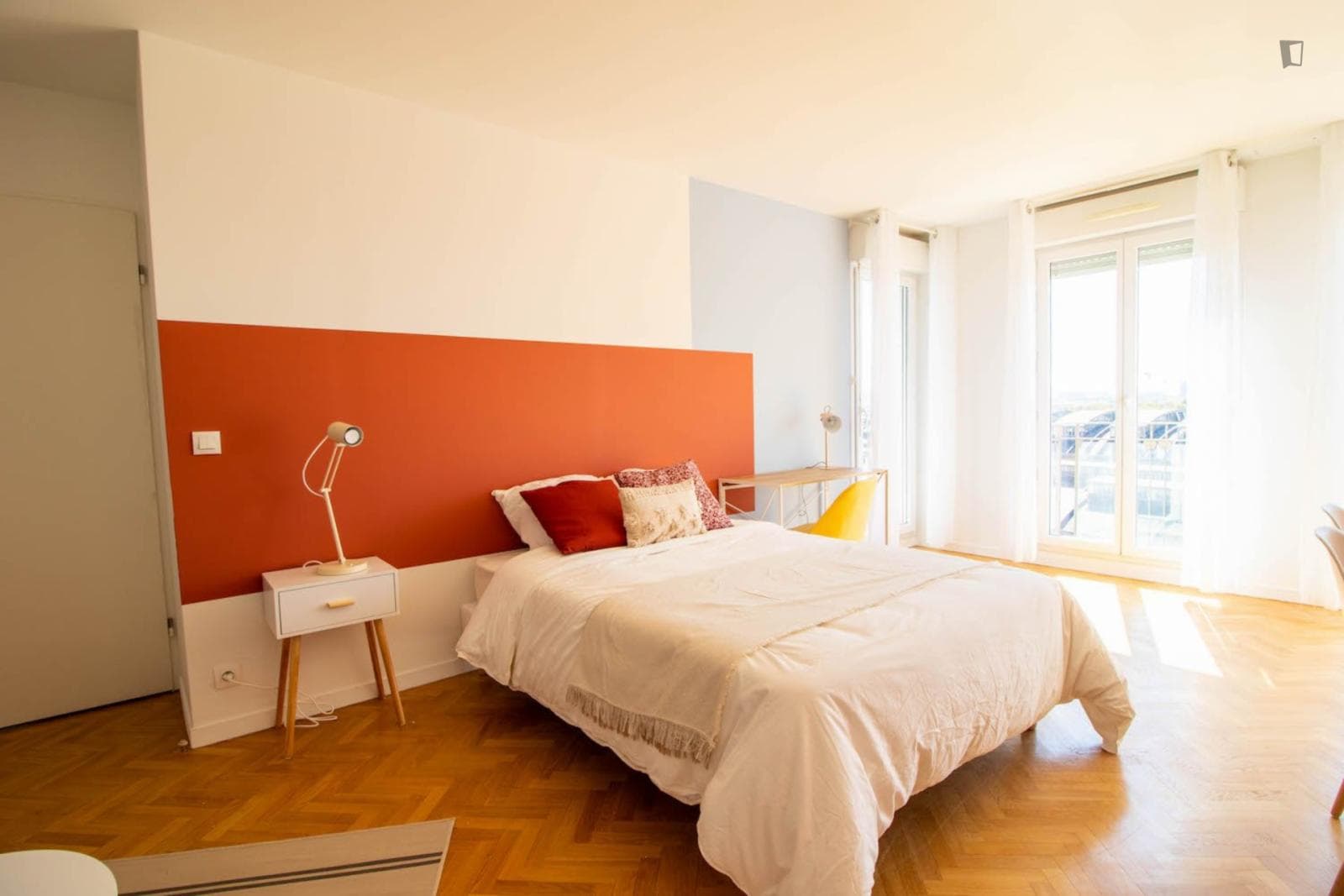 Majestic 25 m² bedroom to rent in Saint-Denis - SDN18 photo 1