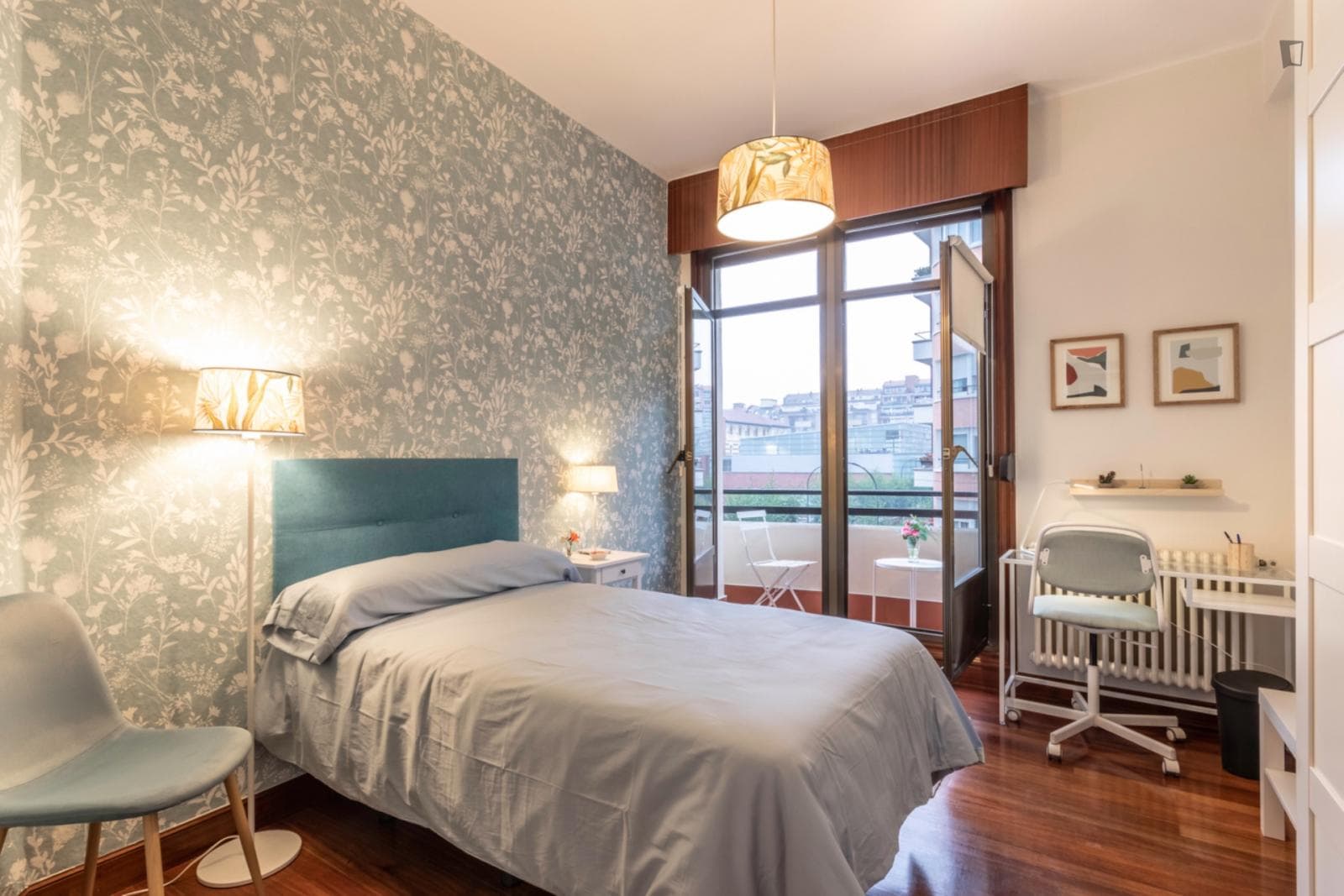 Welcoming single bedroom with a balcony, in Indautxu photo 1