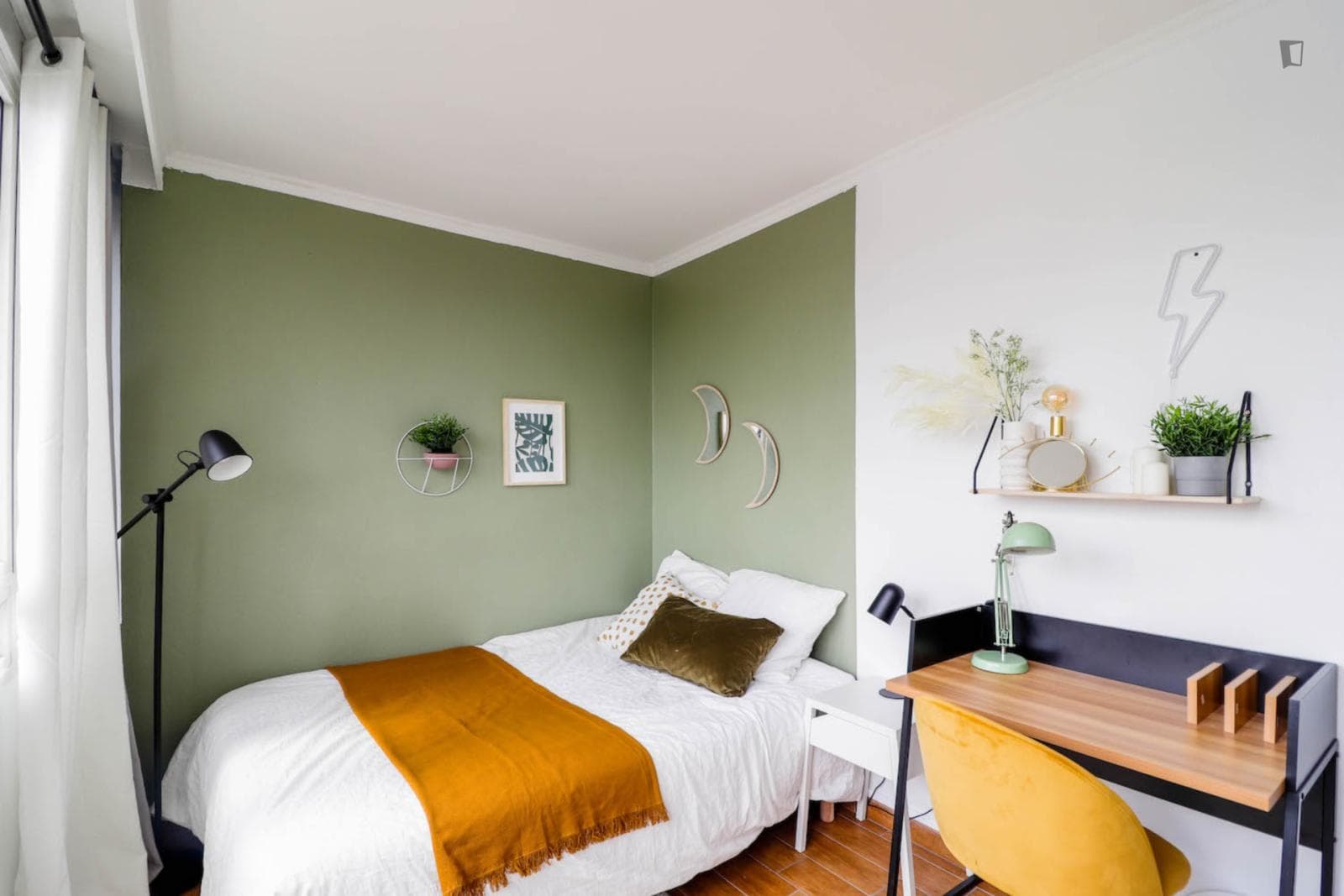 Comfortable 9.50 m² bedroom in coliving for rent in Paris - PA64 photo 1