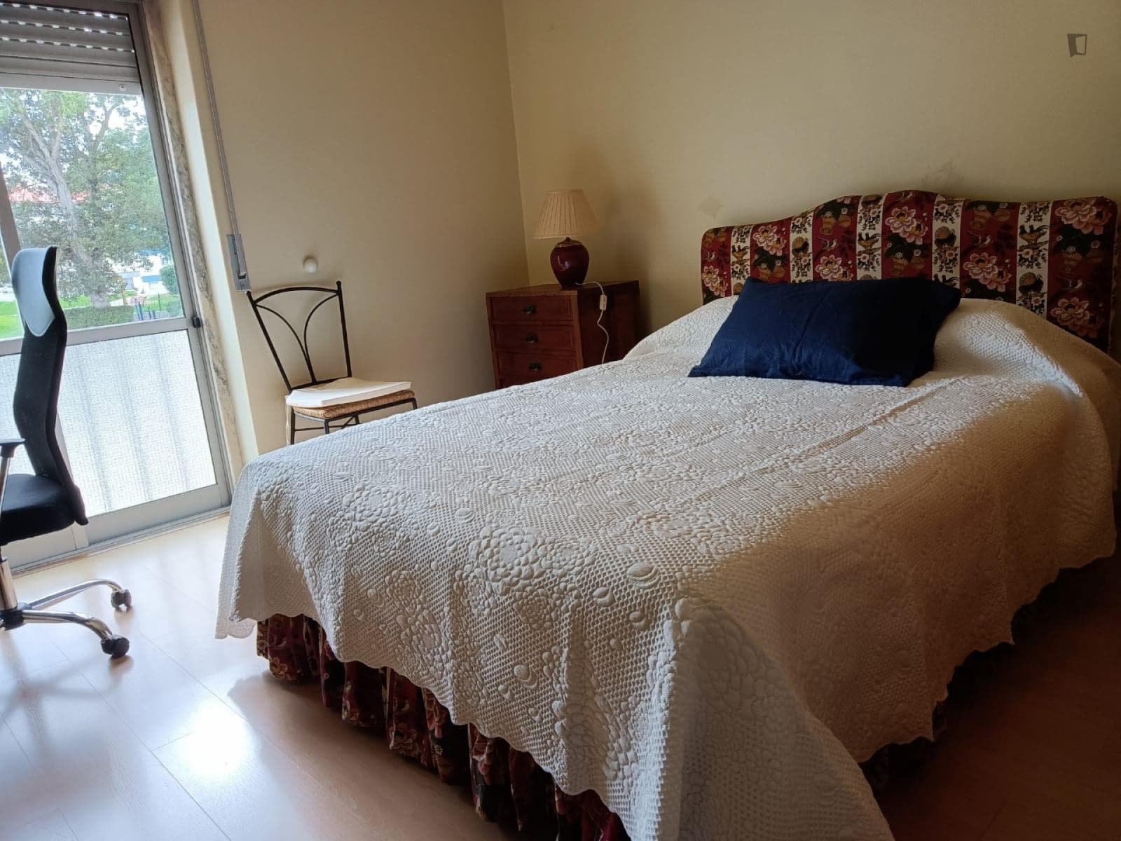 Cosy double bedroom close to Carcavelos photo 1