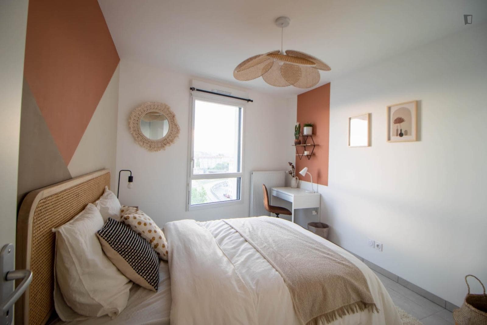 Elegant 12 m² bedroom near Lyon - LYO54 photo 1