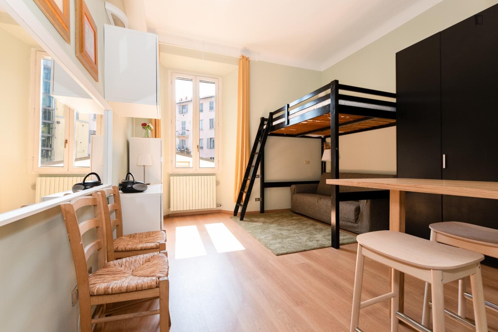 Cosy and bright studio apartment in the central neighbourhood Porta Romana photo 1