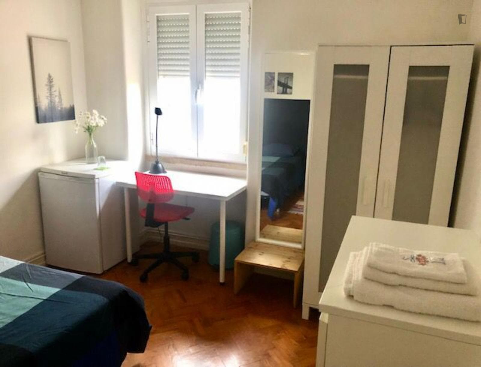 Welcoming double bedroom in a 3-bedroom house near Portas de Benfica photo 1