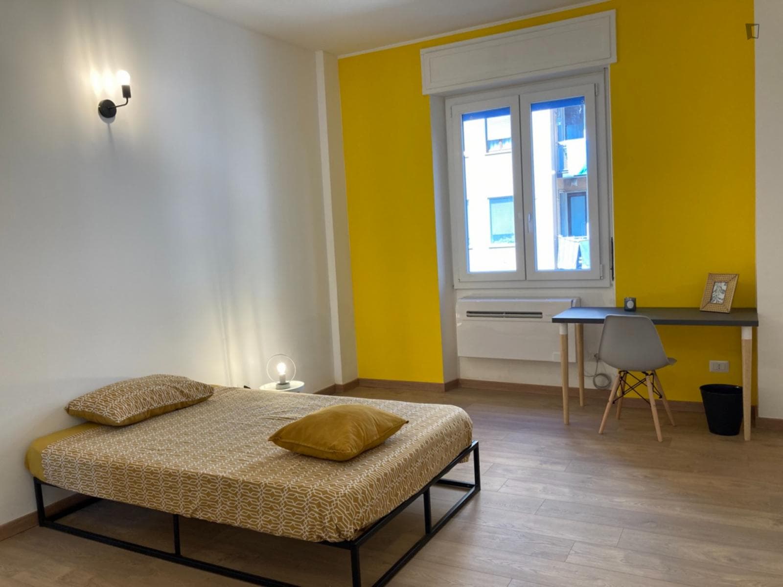 Cosy double bedroom near Politecnico di Milano photo 1