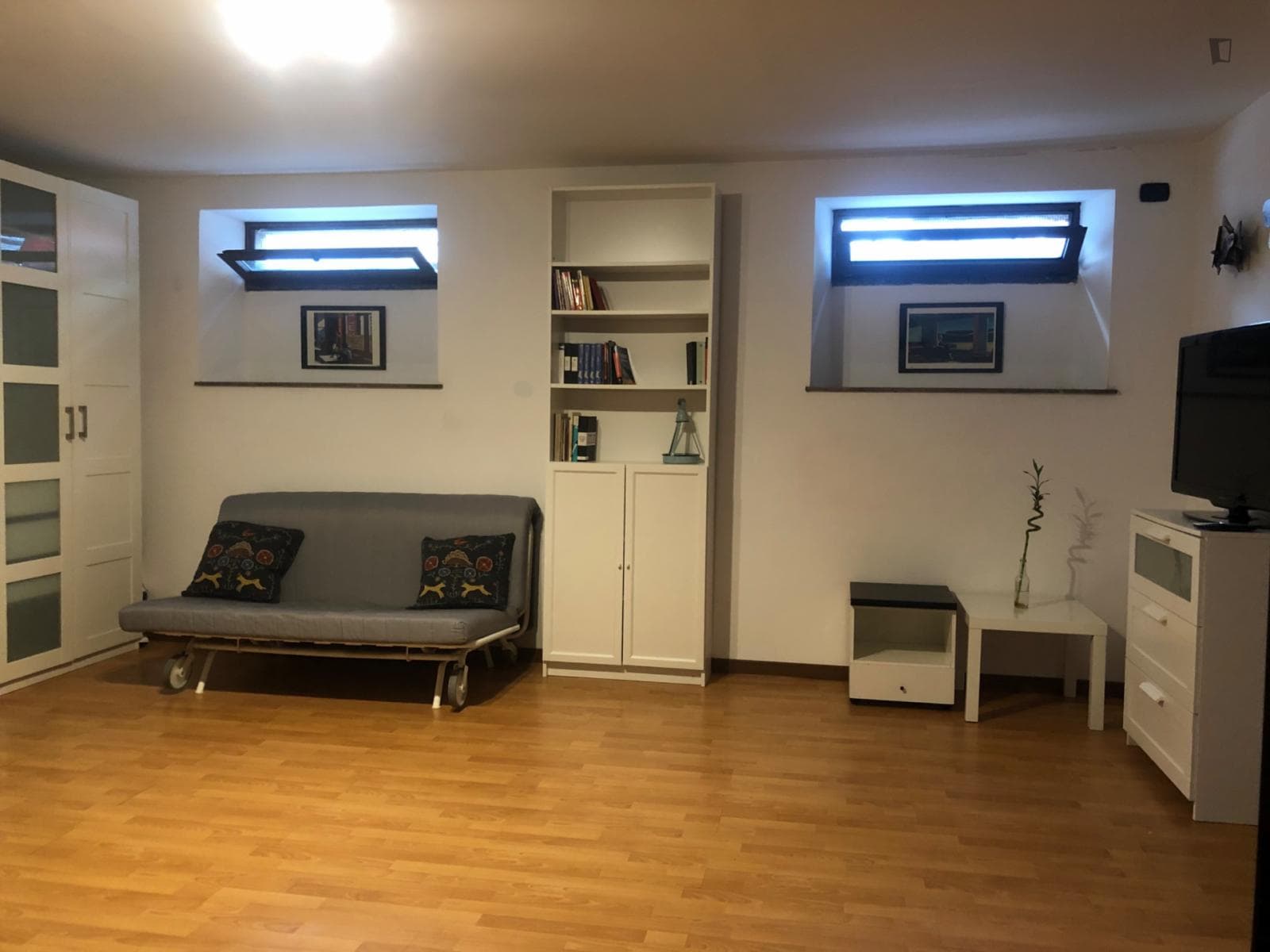 Appealing studio basement close to Bocconi University photo 1